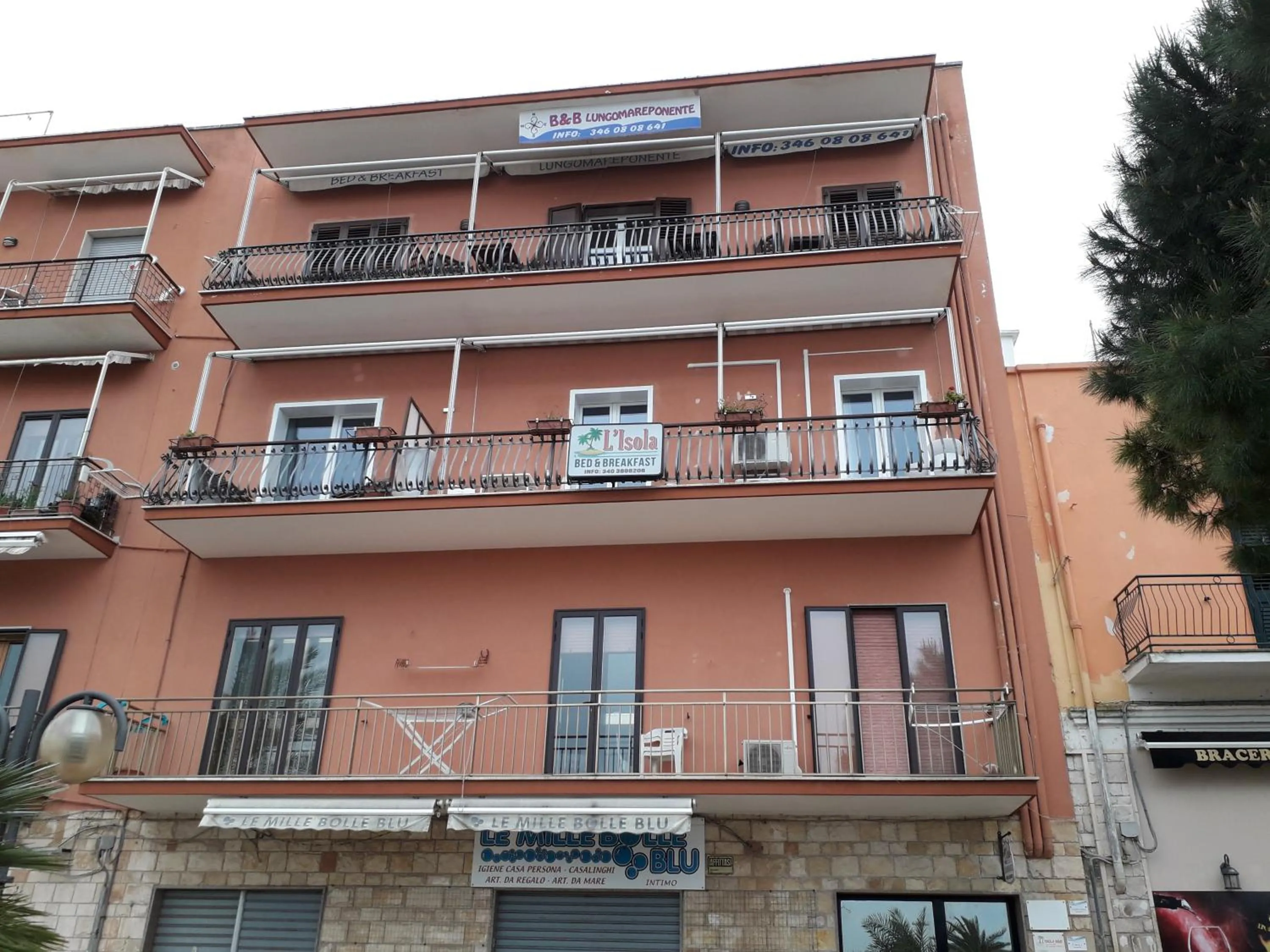 Facade/entrance in B&B L'Isola