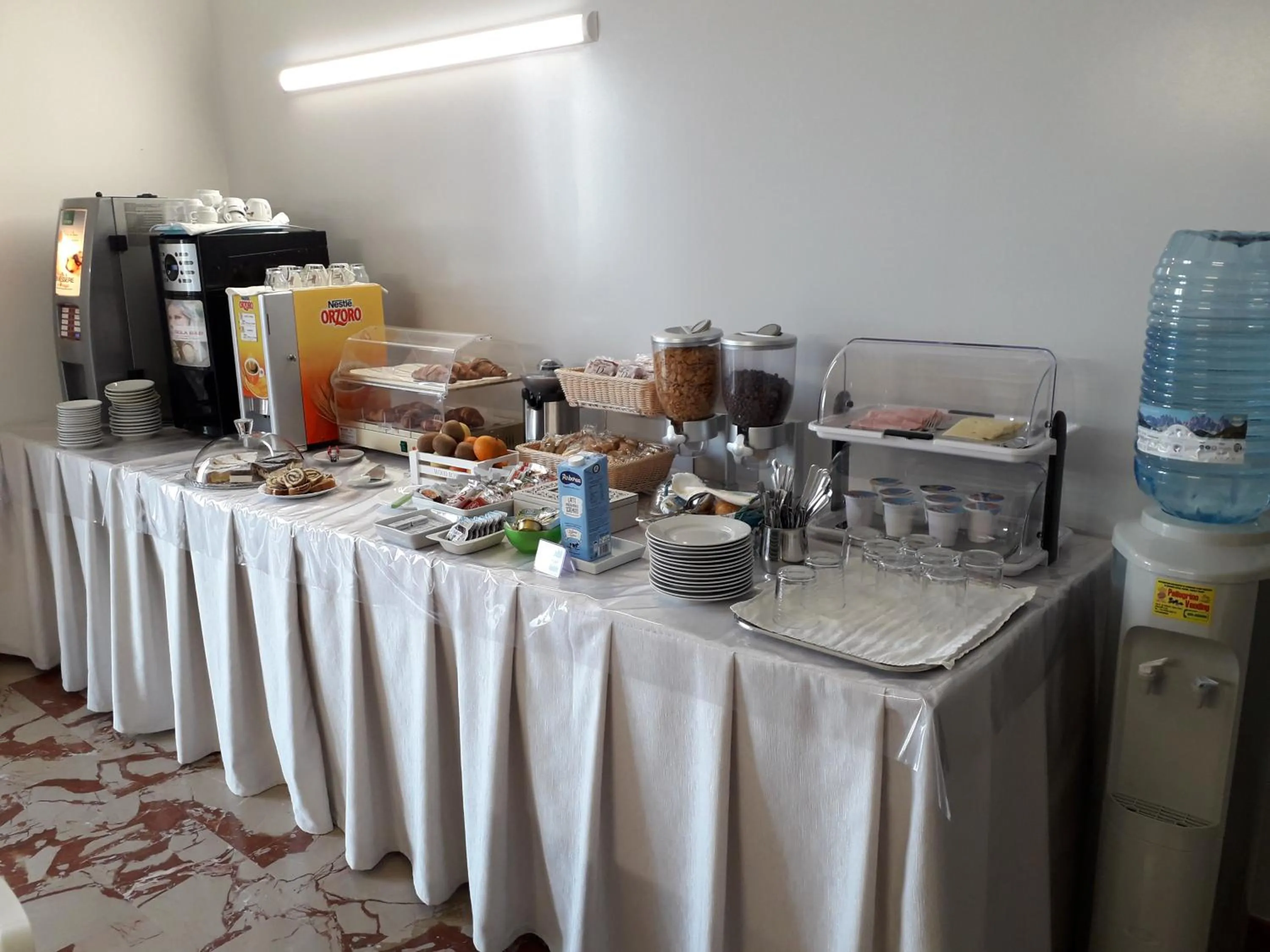 Coffee/tea facilities in B&B L'Isola