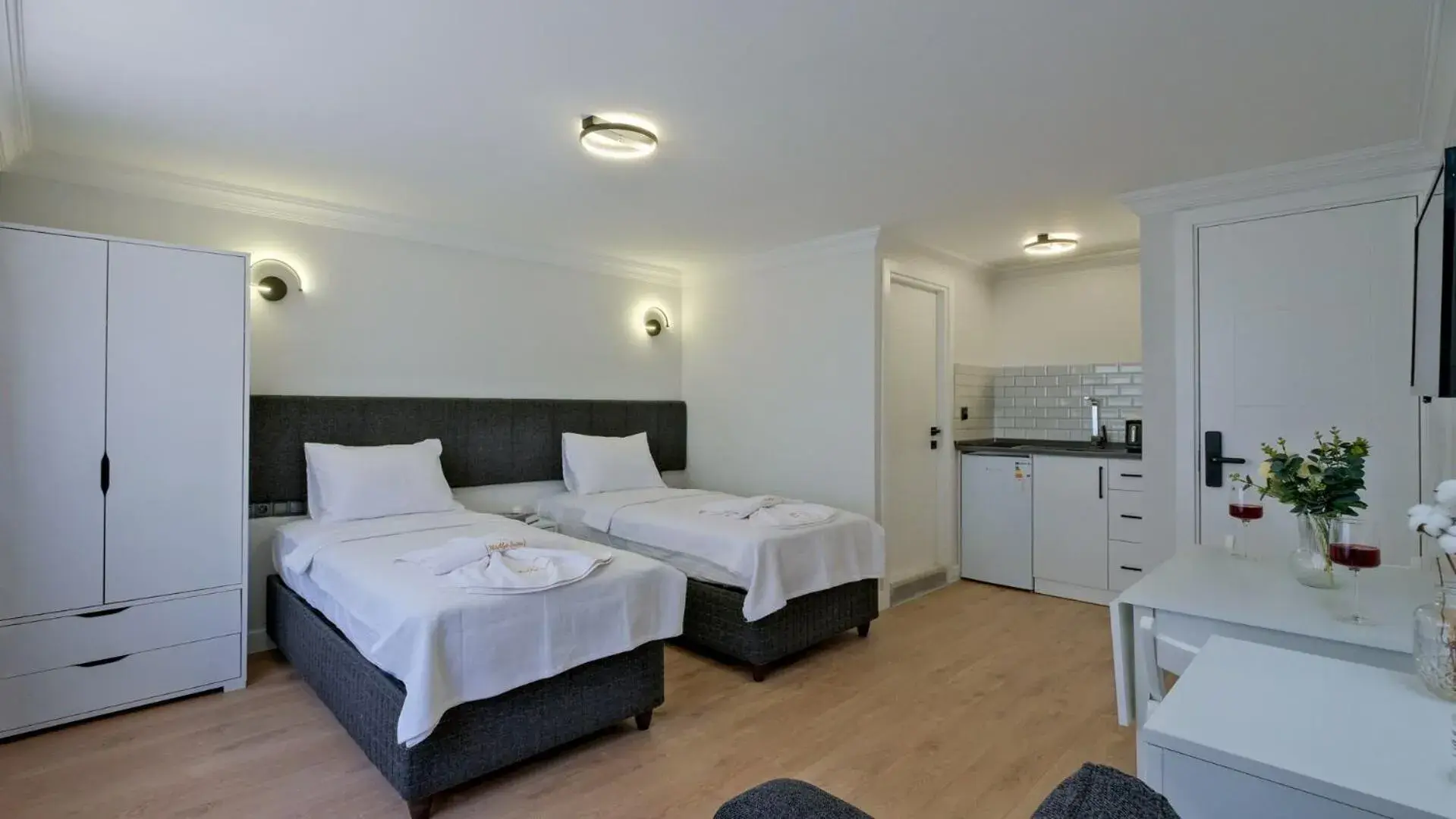 Budget Double Room in Miralya Rooms Budget Double Room in Miralya Rooms