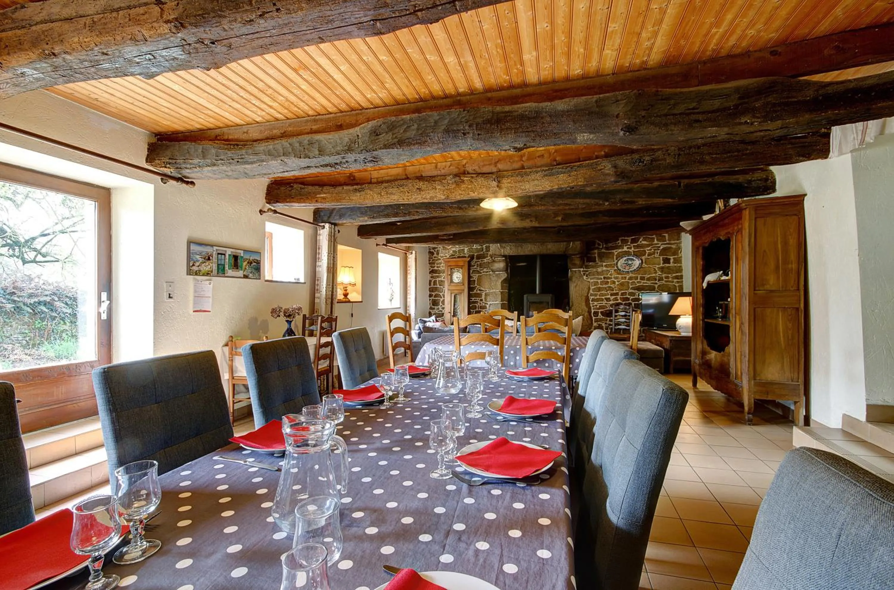 Dining area in A la Ferme de Kervihern