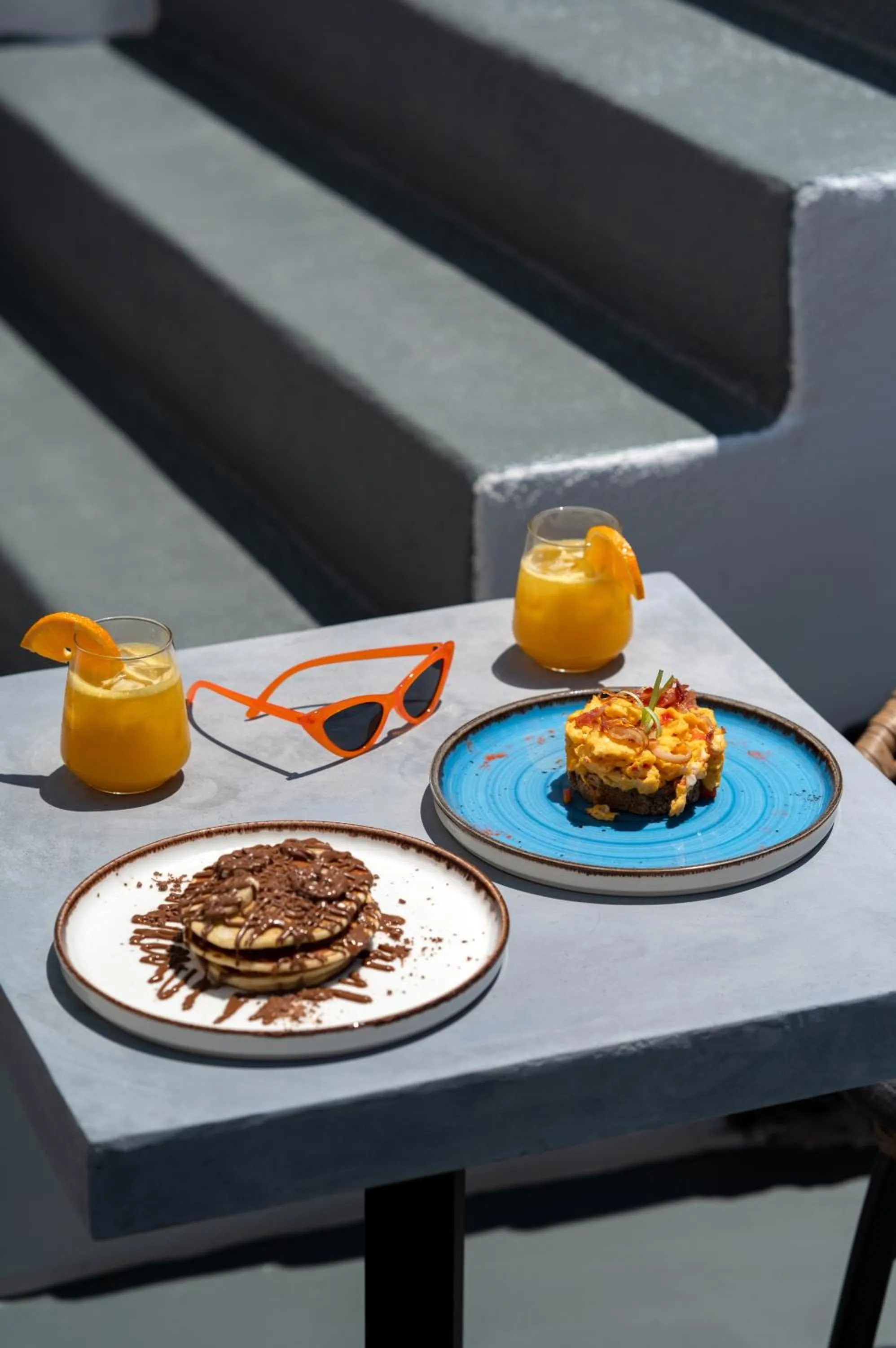 Food in Twenty One Suites