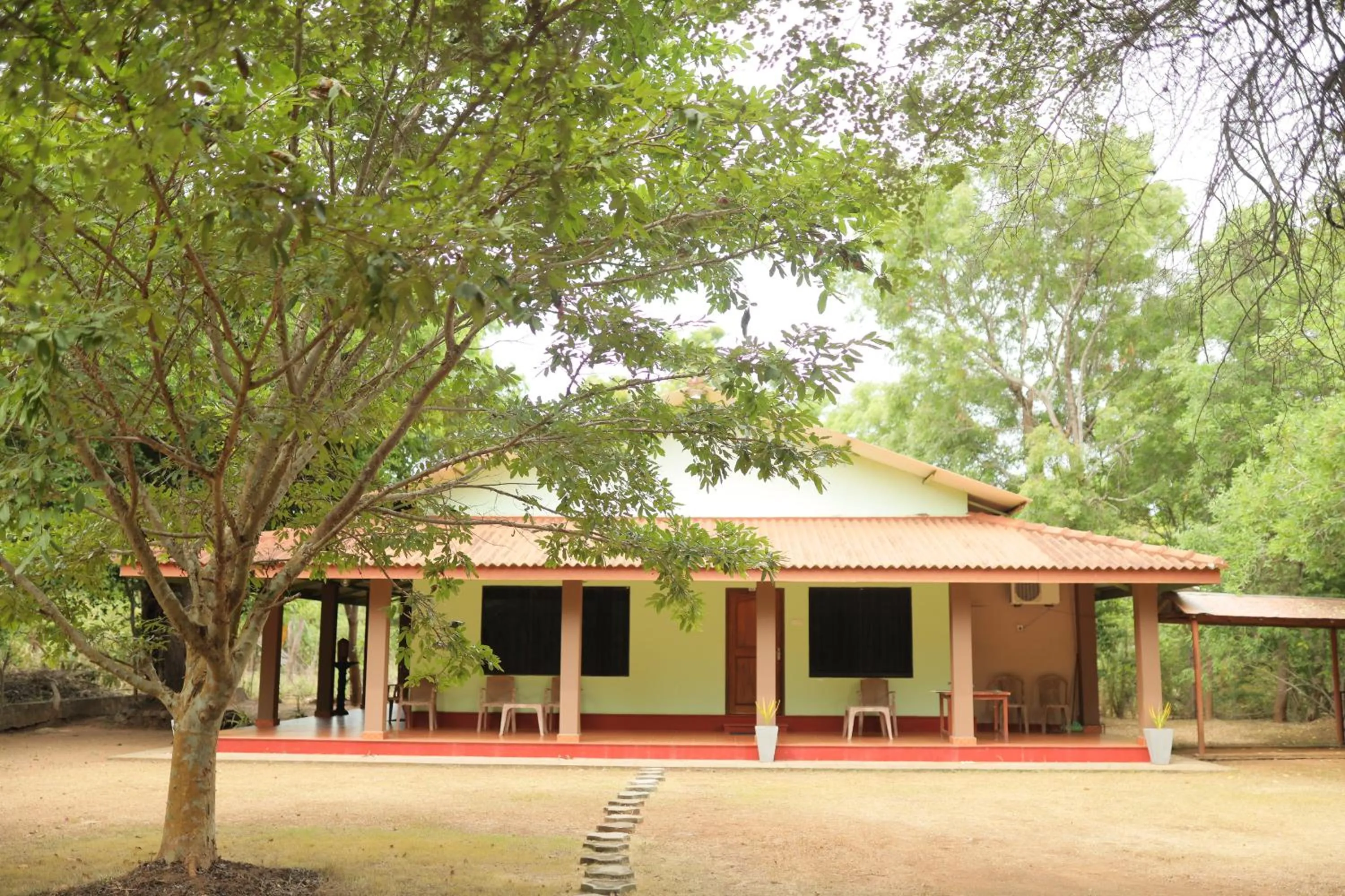 Garden view, Property Building in Dilsara Holiday Resort Wilpattu