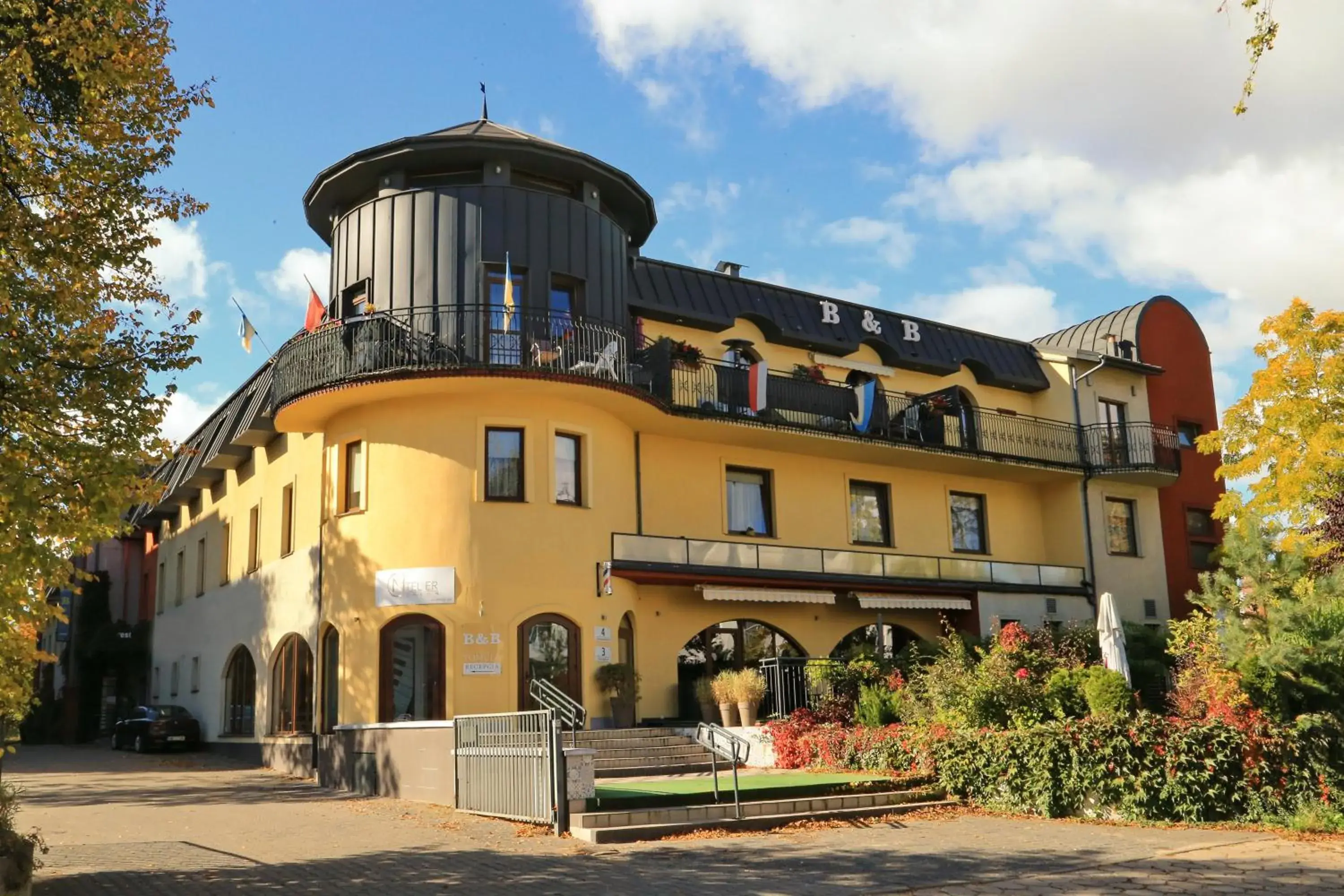 B & B Tomula B & B Tomula