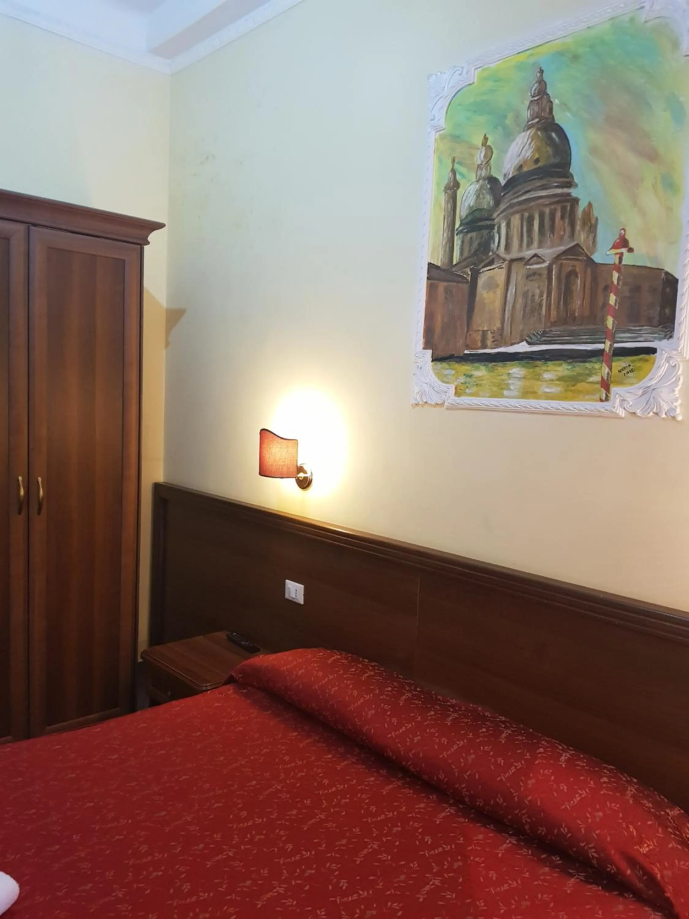 Photo of the whole room, Bed in B&B Rudy Center