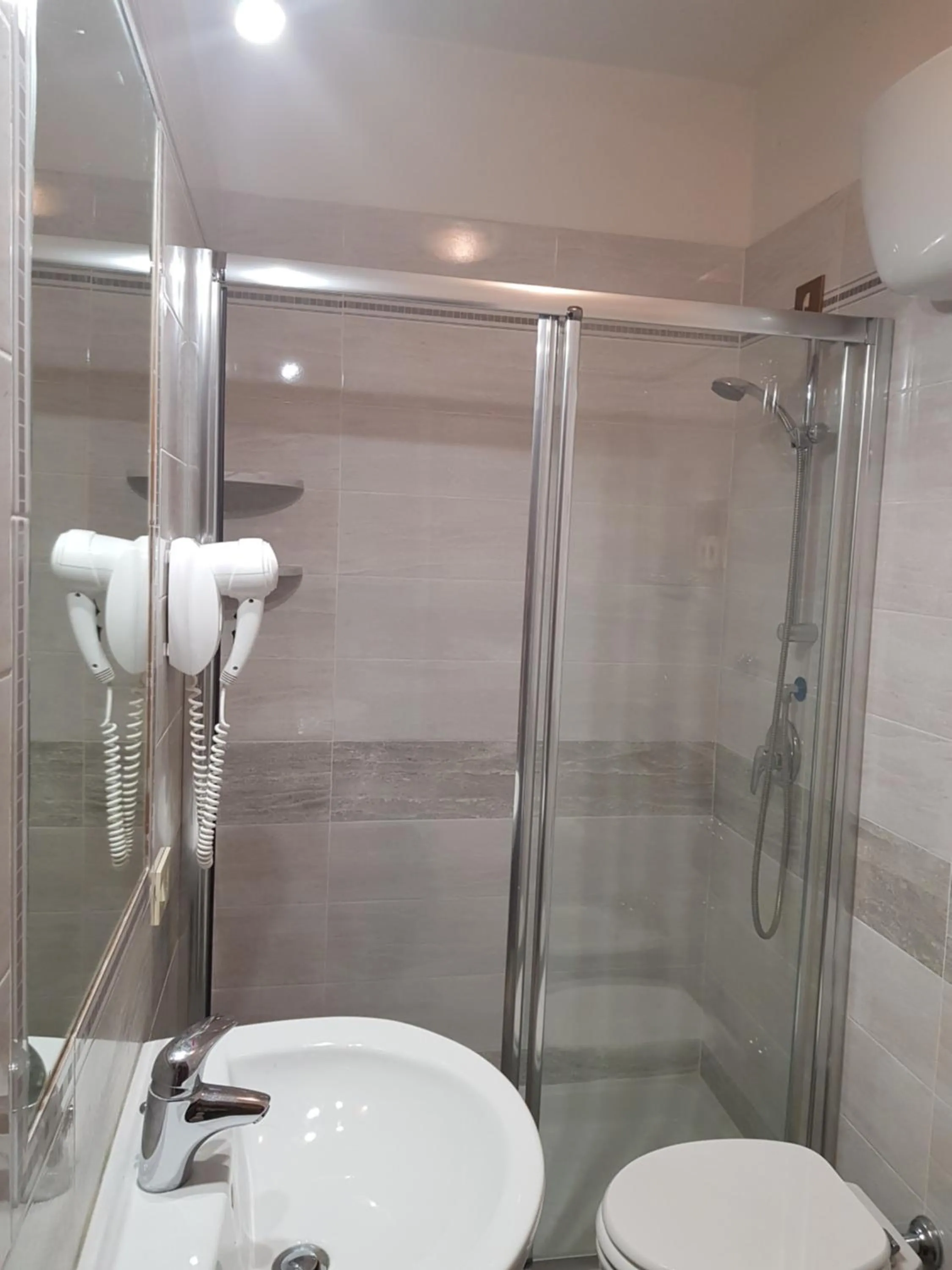 Shower in B&B Rudy Center