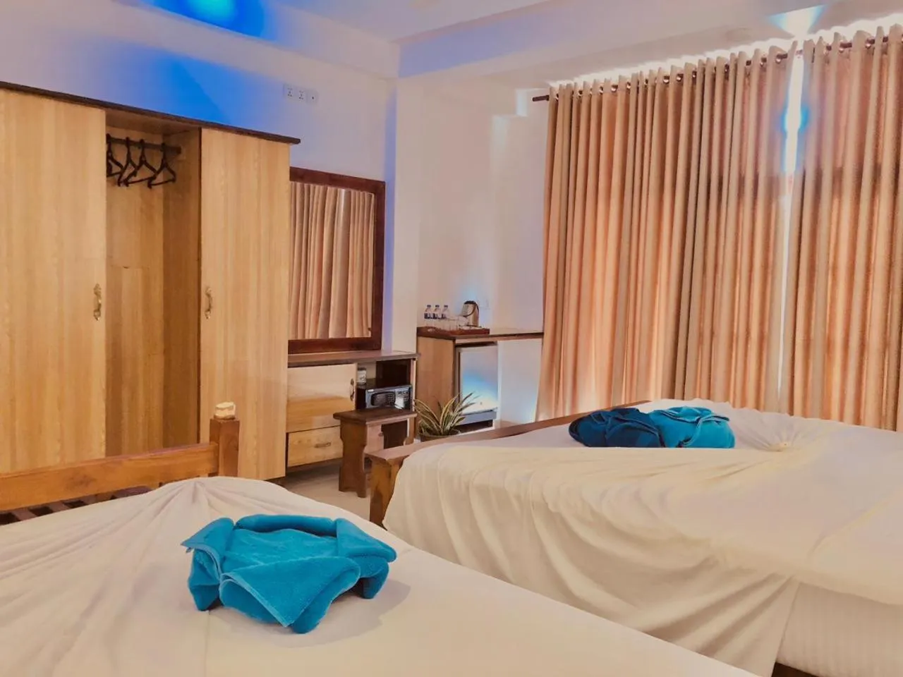 Bedroom, Bed in Mirissa Beach Inn