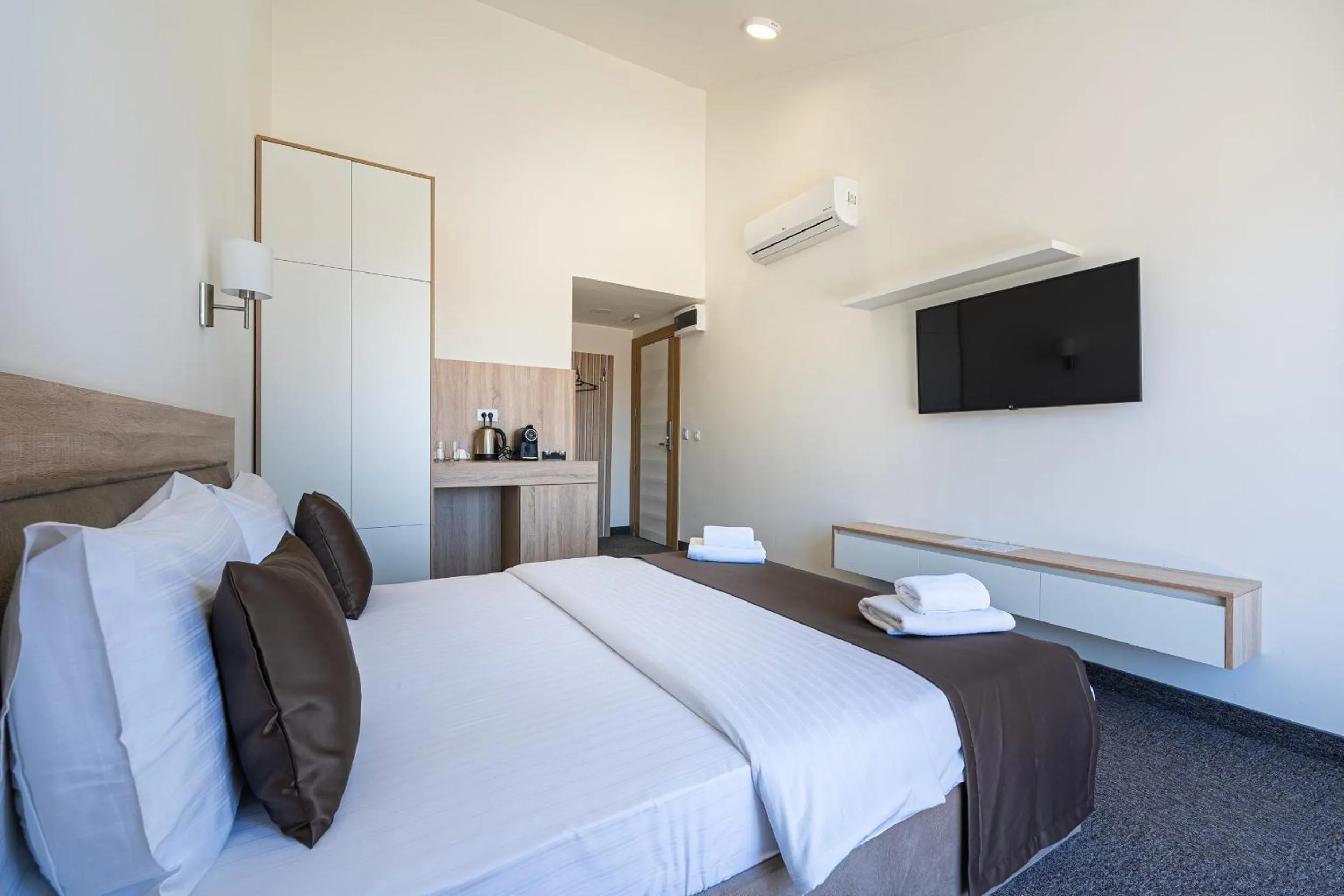 Bed in Rooftop Apartments & Rooms