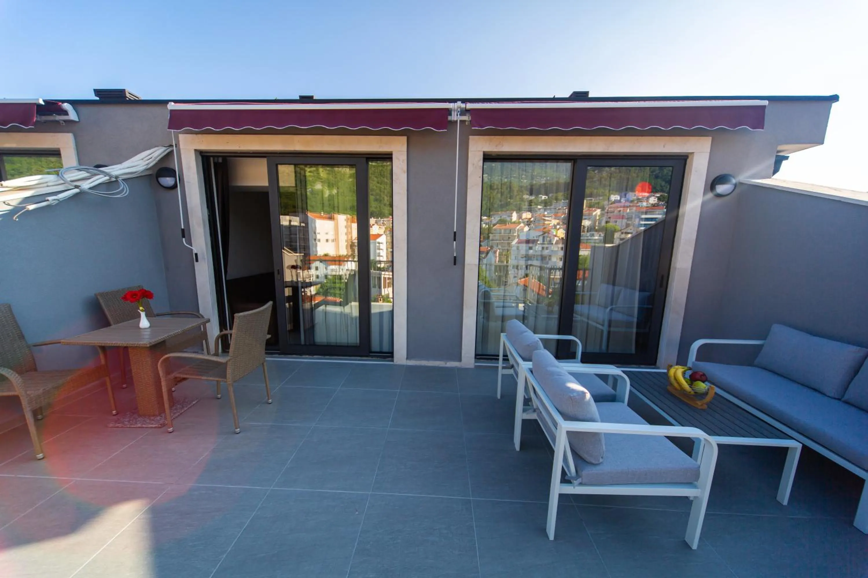Day in Rooftop Apartments & Rooms