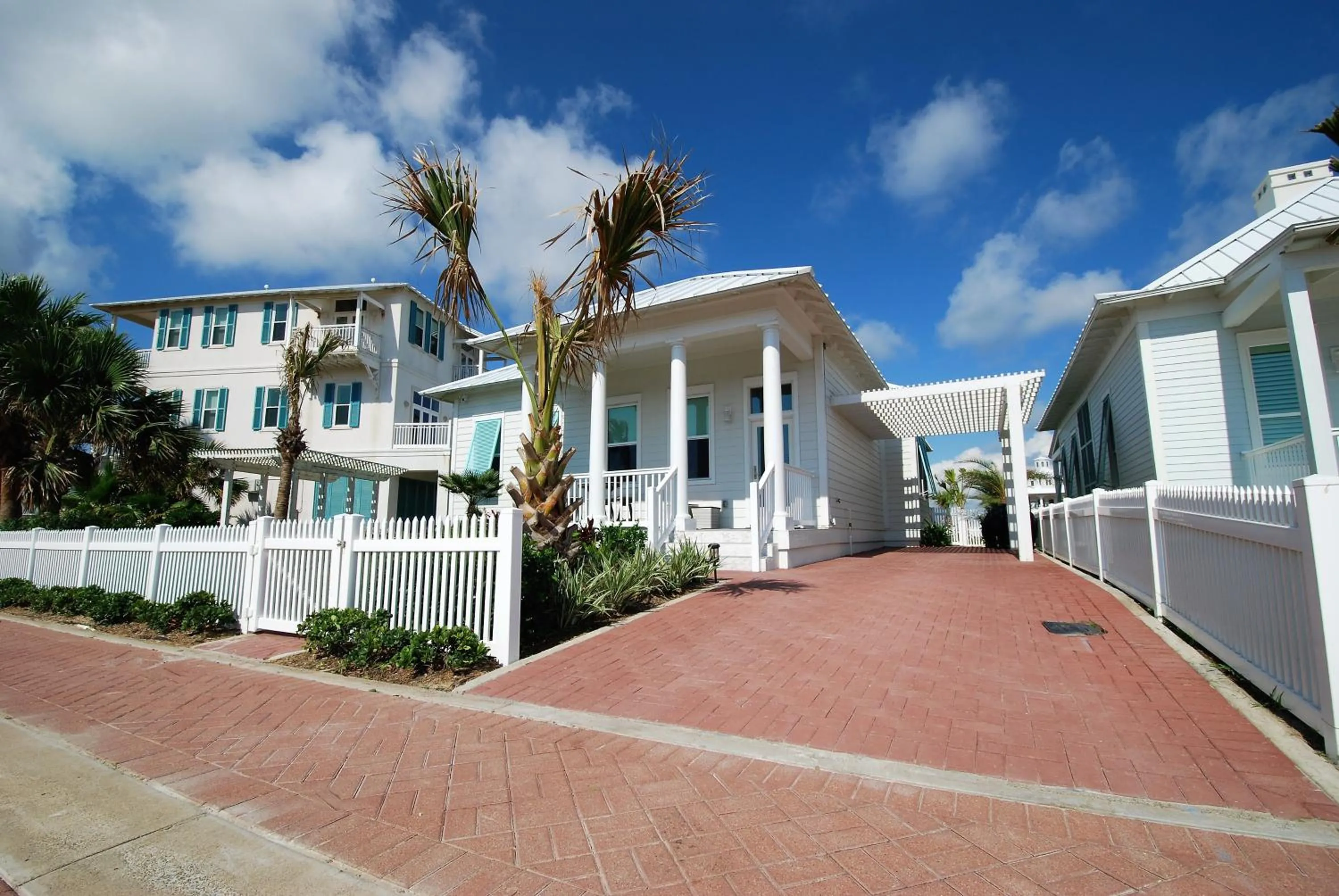 Property building in Seaglass Cottage - Private home at The Shores home