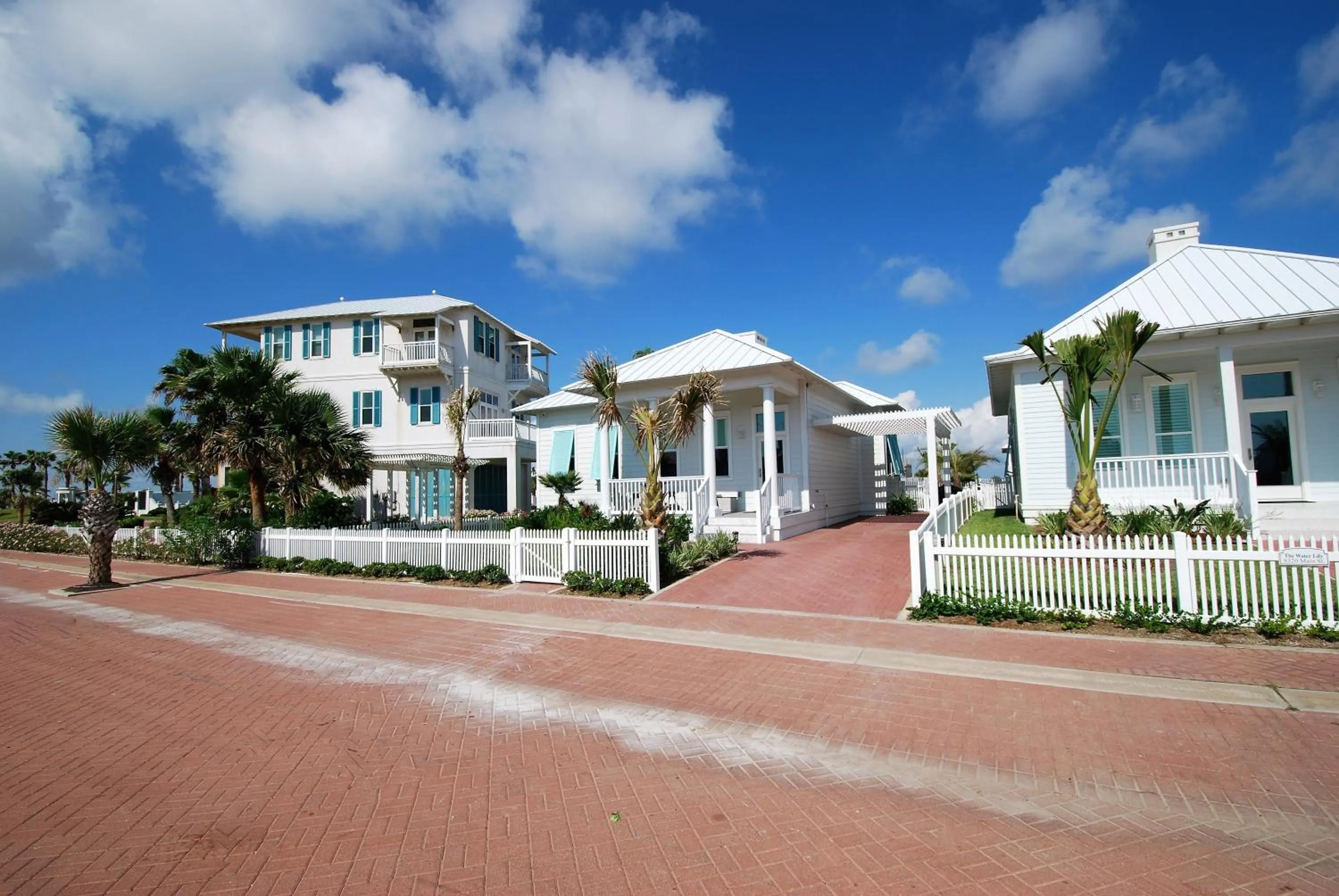 Property building in Seaglass Cottage - Private home at The Shores home