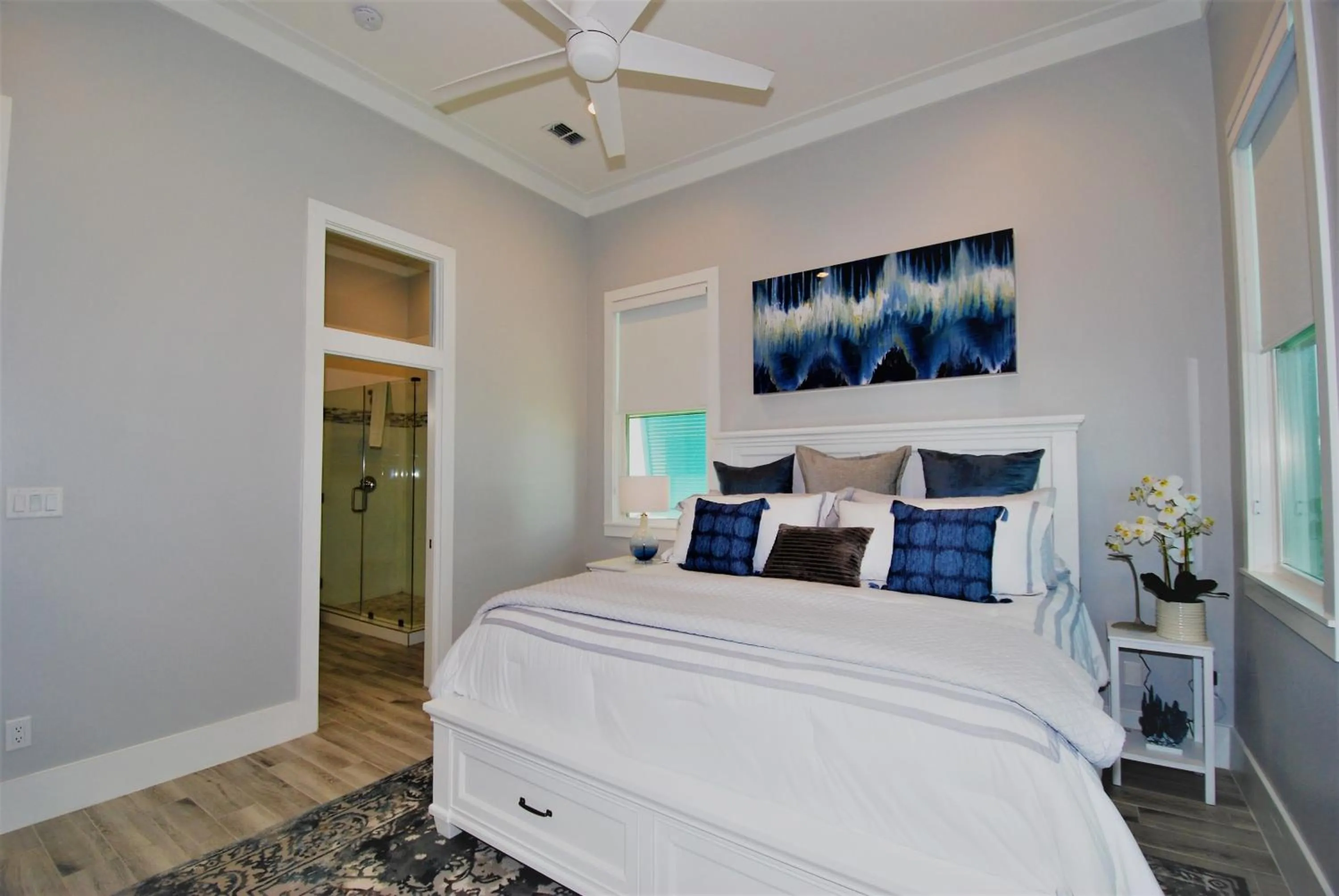 Bedroom, Bed in Seaglass Cottage - Private home at The Shores home