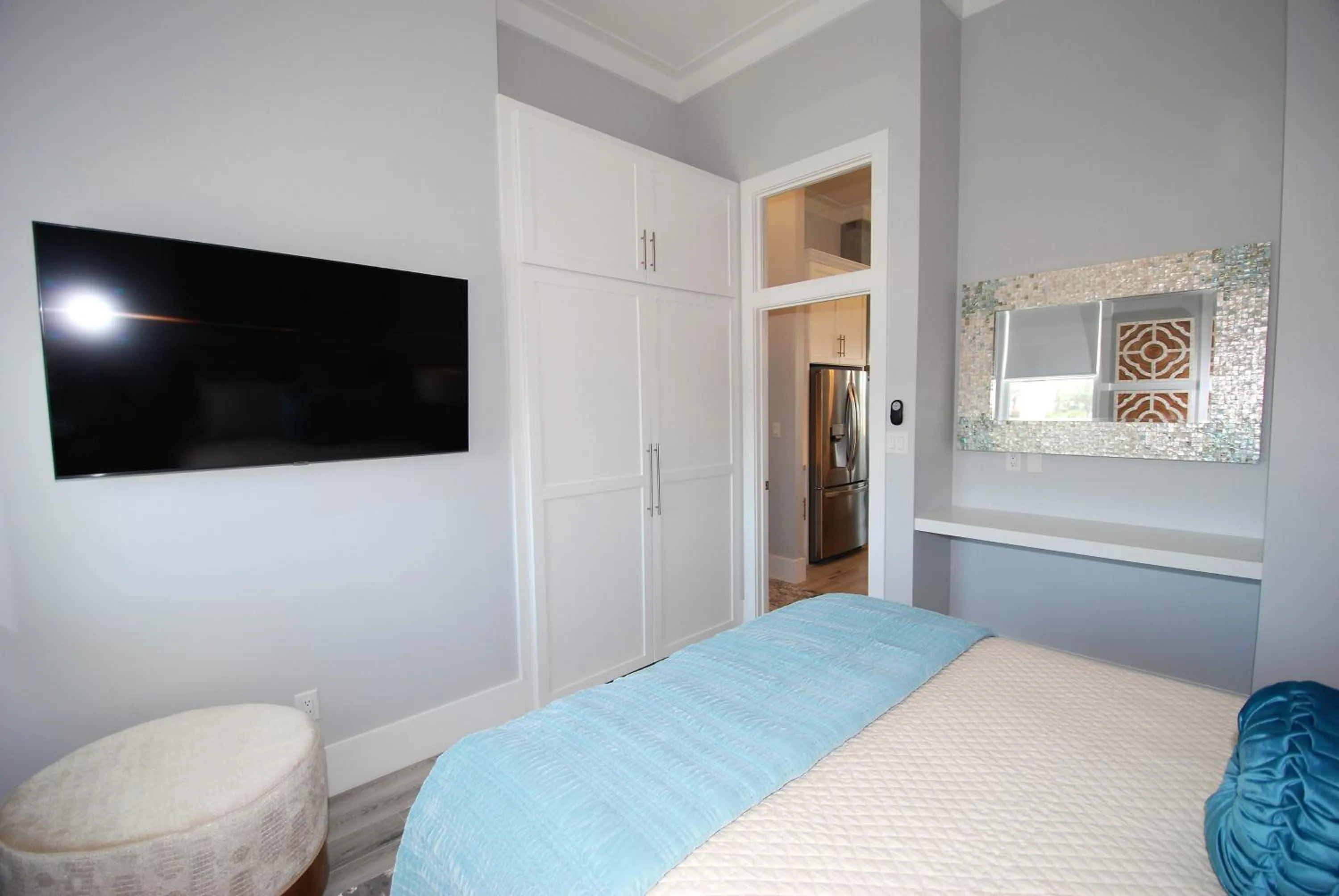 Bedroom, Bed in Seaglass Cottage - Private home at The Shores home