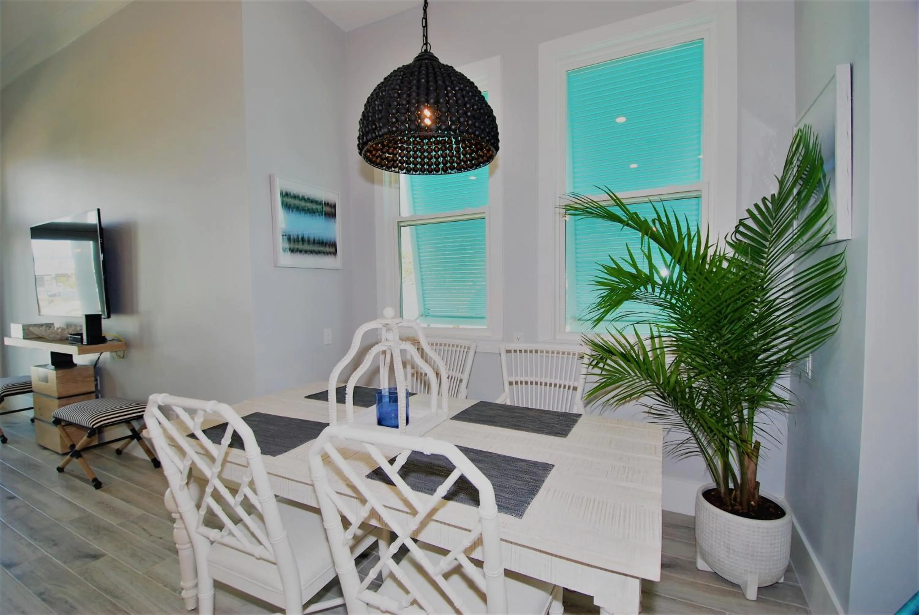 Dining area in Seaglass Cottage - Private home at The Shores home