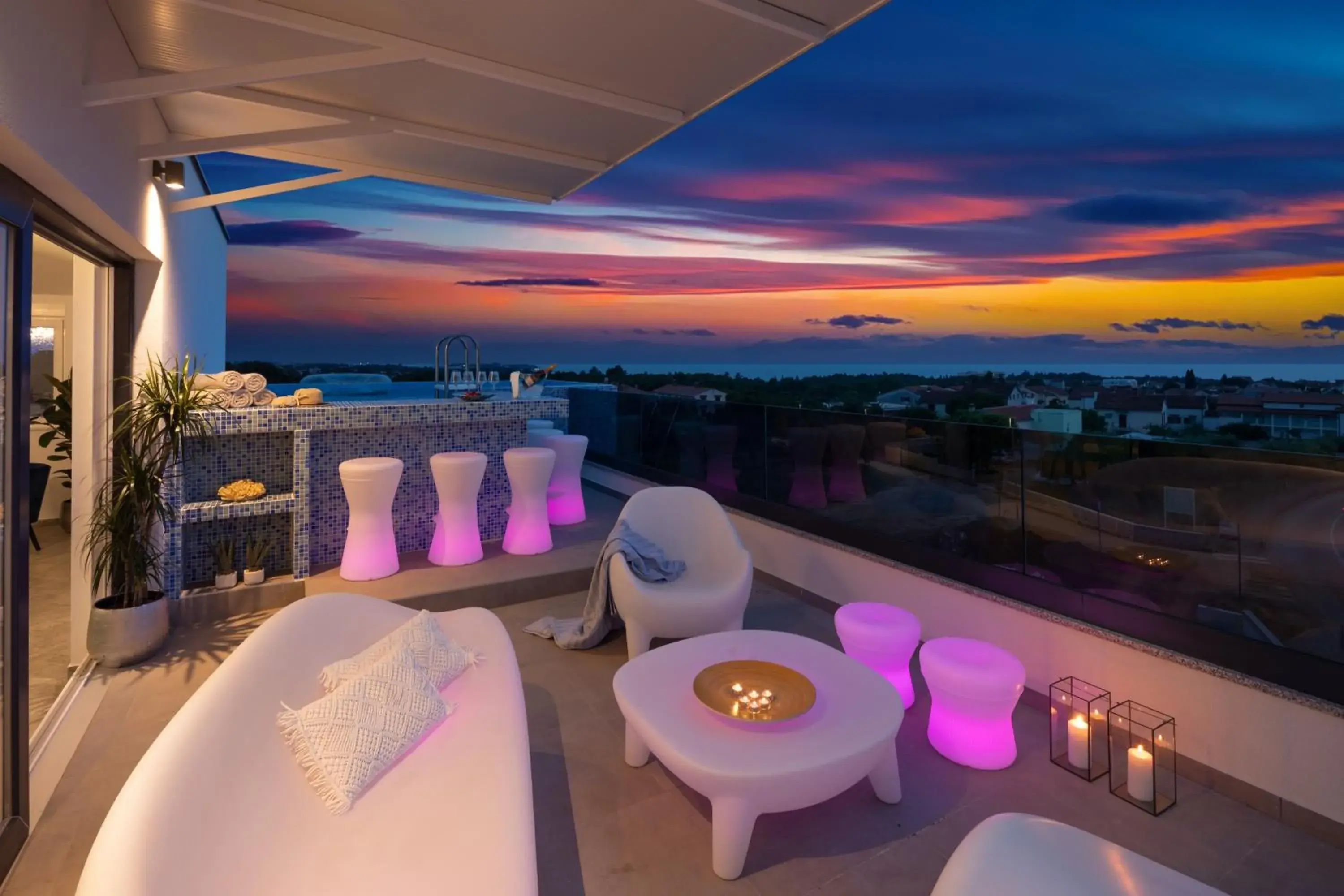 Penthouse Blue Horizon- a luxury penthouse with infinity pool, hot tub, sauna and sea views! Penthouse Blue Horizon- a luxury penthouse with infinity pool, hot tub, sauna and sea views!