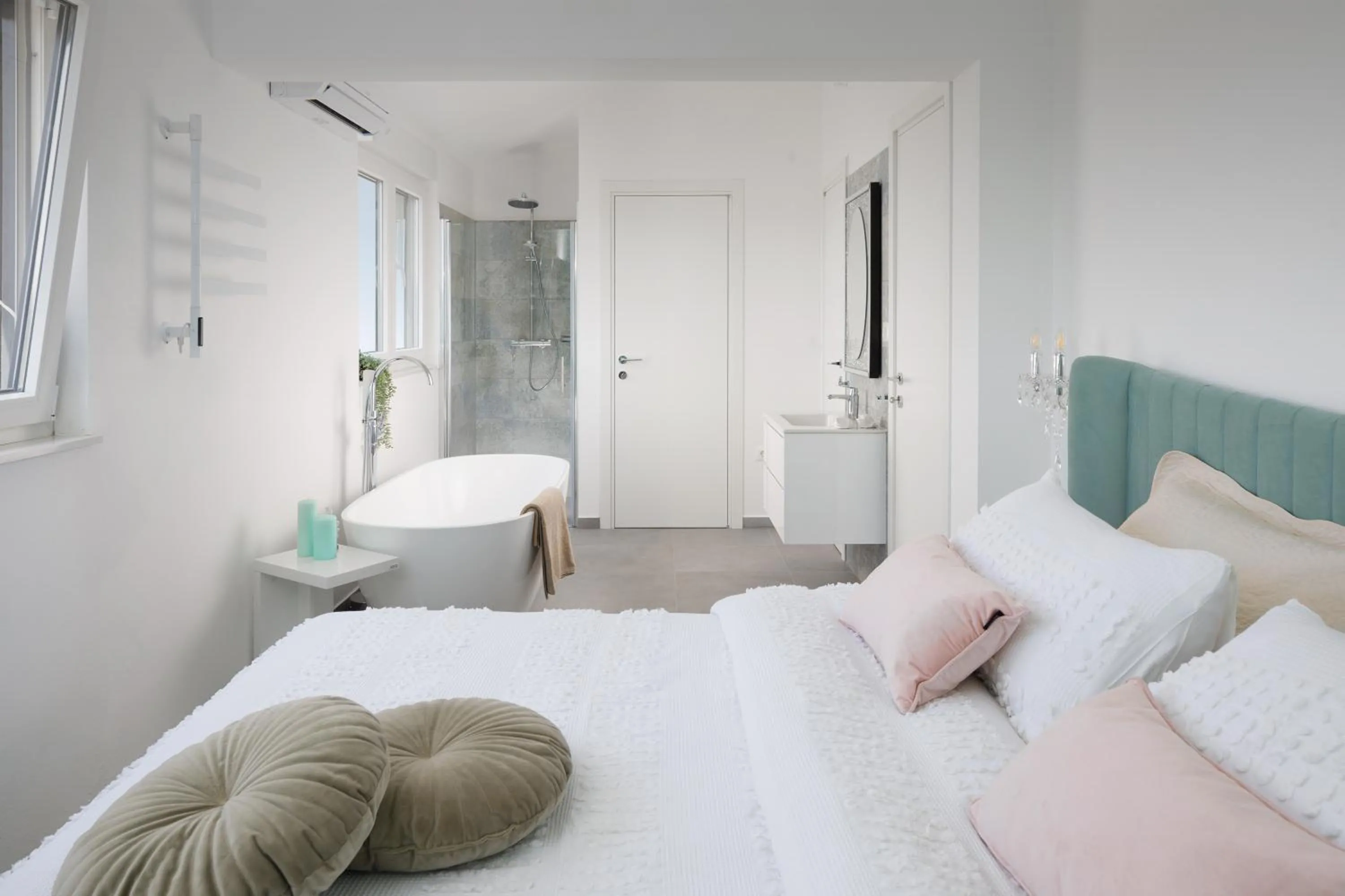 Bed in Penthouse Blue Horizon- a luxury penthouse with infinity pool, hot tub, sauna and sea views!