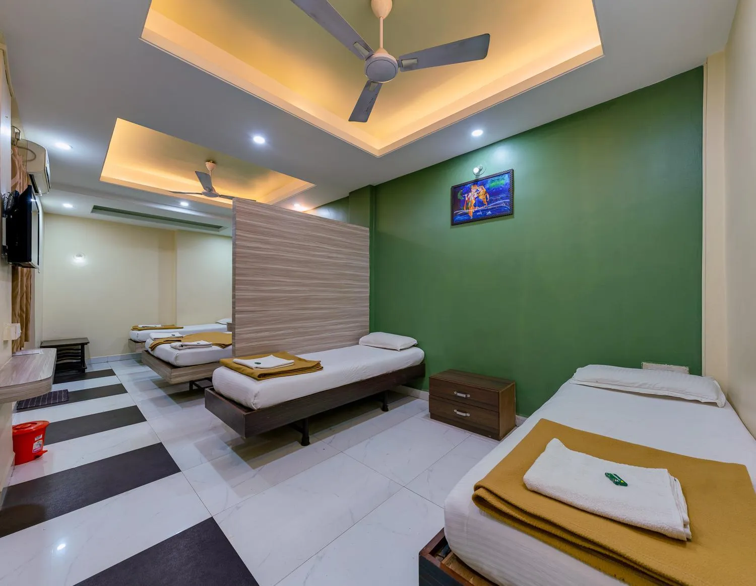 Bed in Hotel RadhaKrishna-Couple Friendly