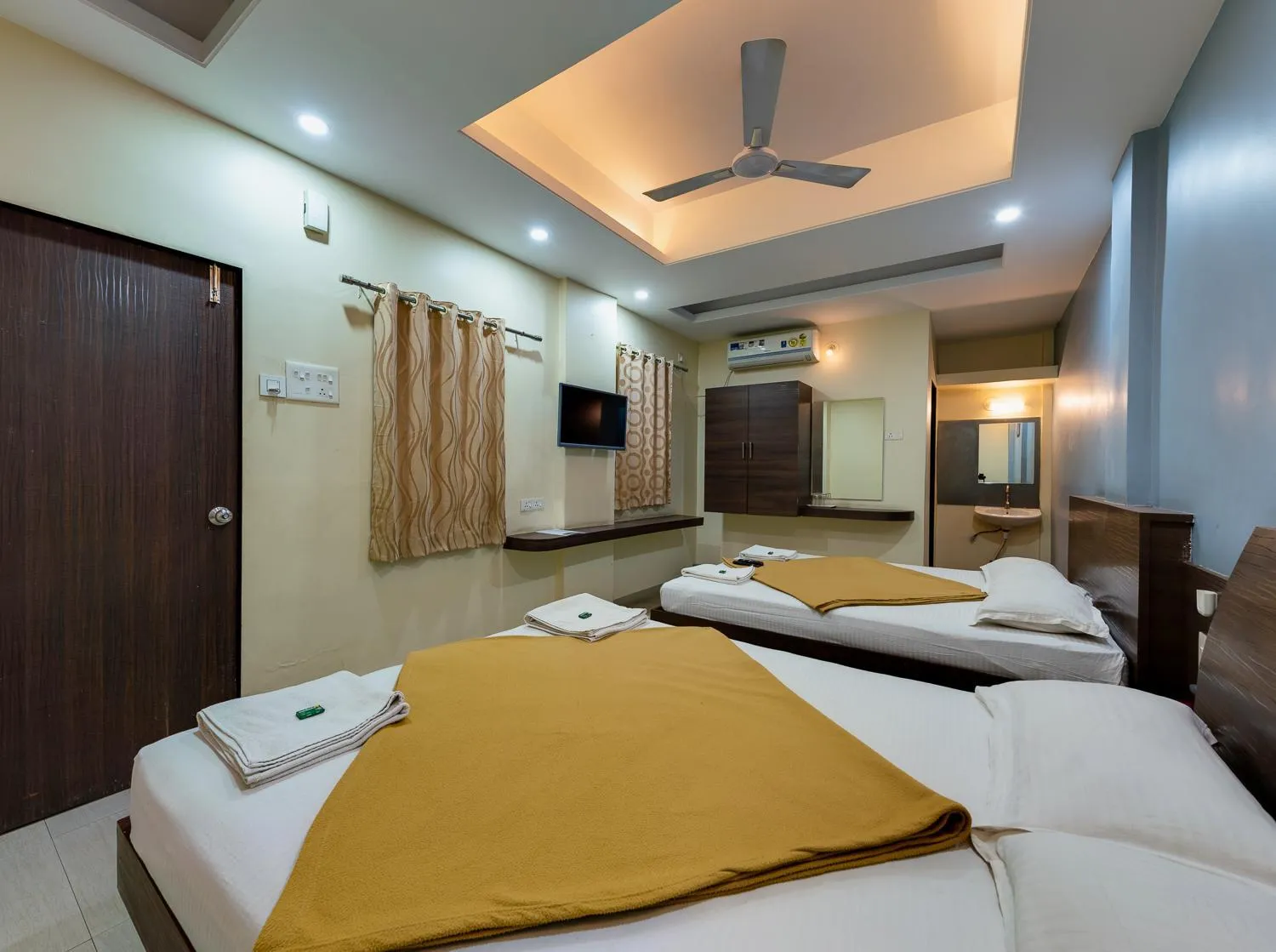 Bed in Hotel RadhaKrishna-Couple Friendly