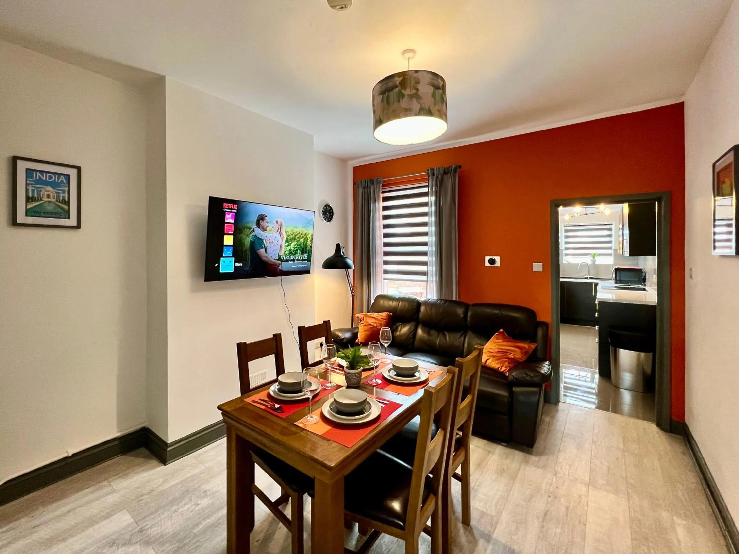Communal lounge/ TV room in Birkin House - Great for Contractors or Family Holidays