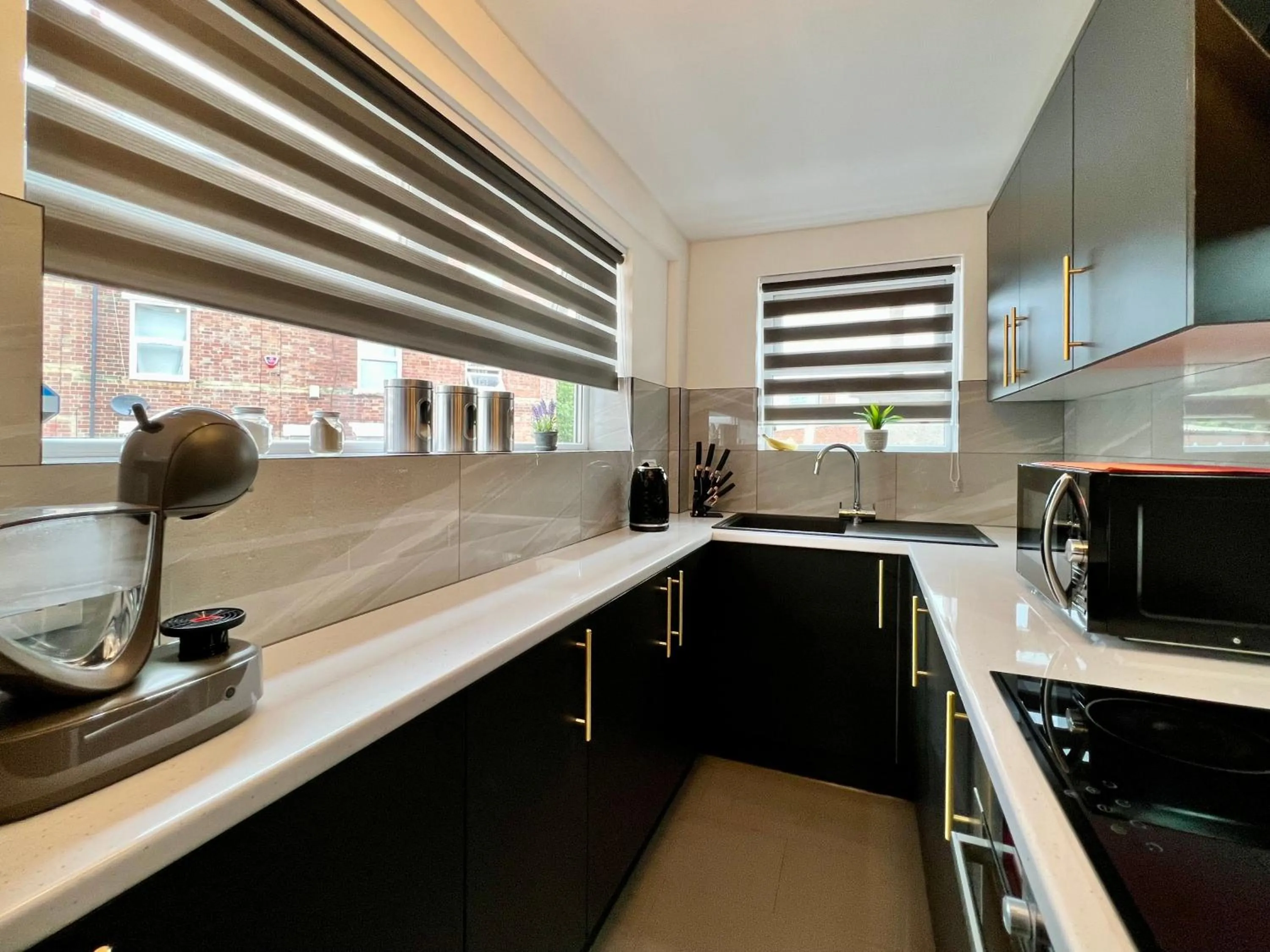 kitchen in Birkin House - Great for Contractors or Family Holidays