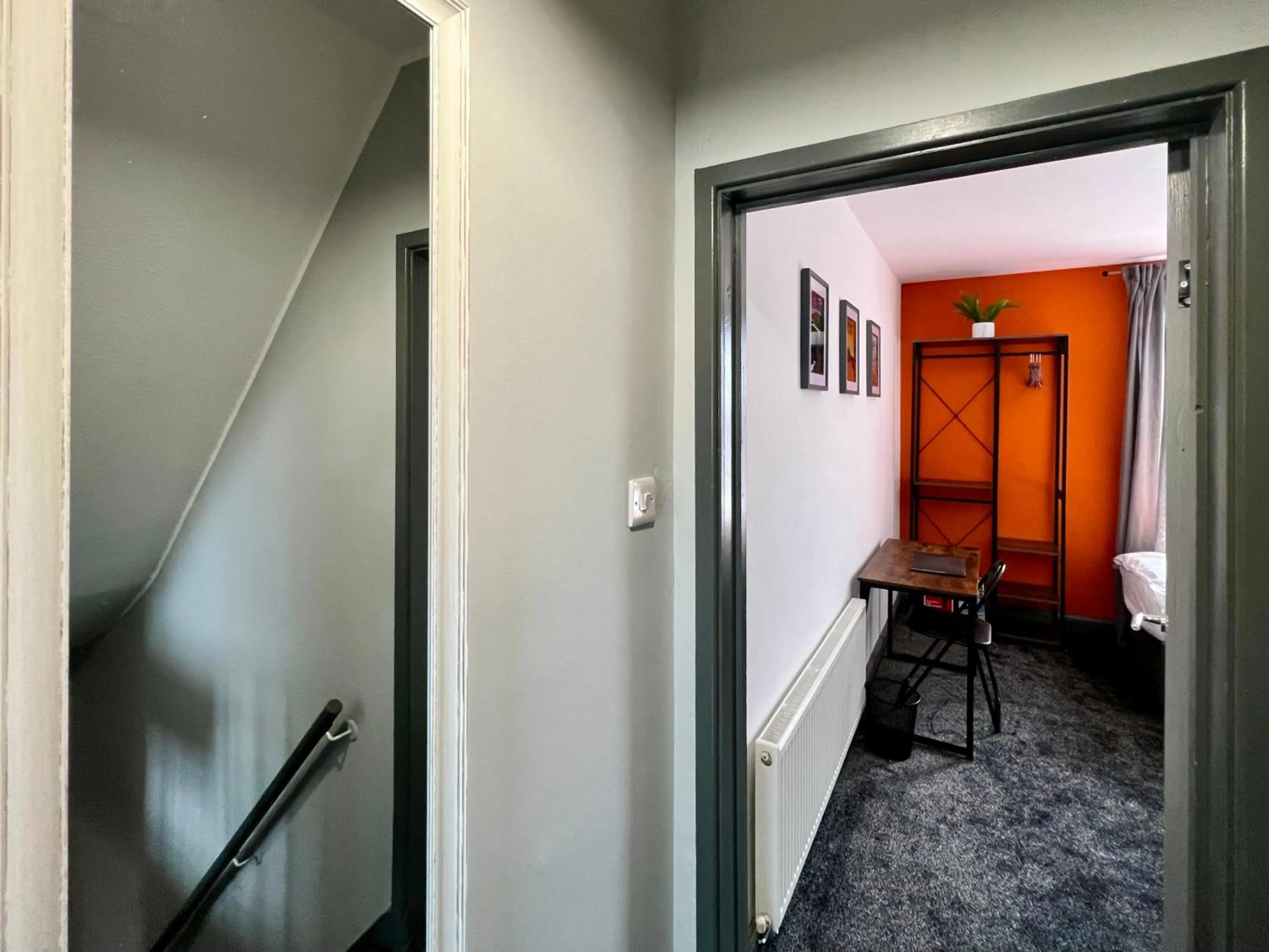 Communal lounge/ TV room in Birkin House - Great for Contractors or Family Holidays