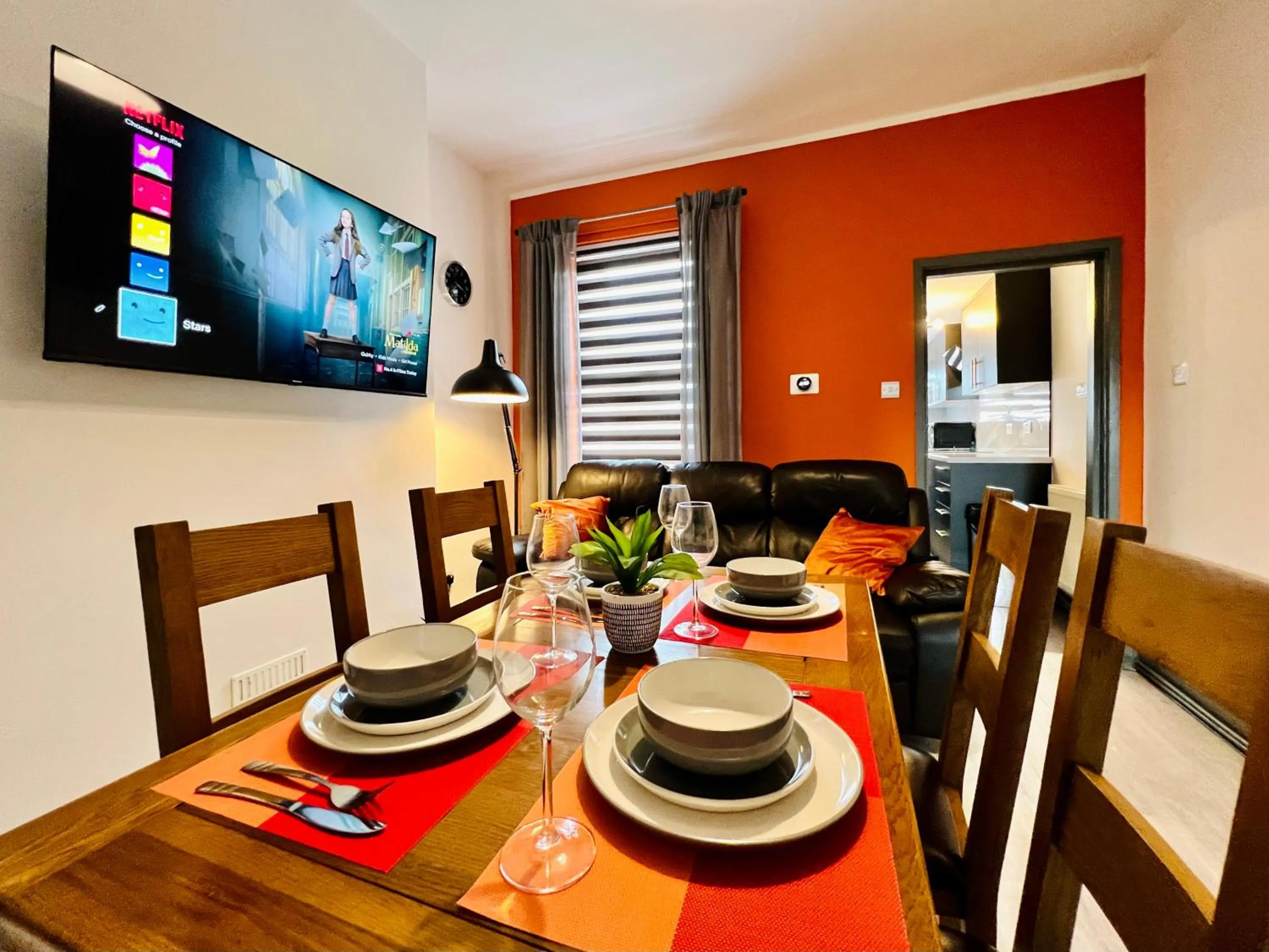 Dining area in Birkin House - Great for Contractors or Family Holidays