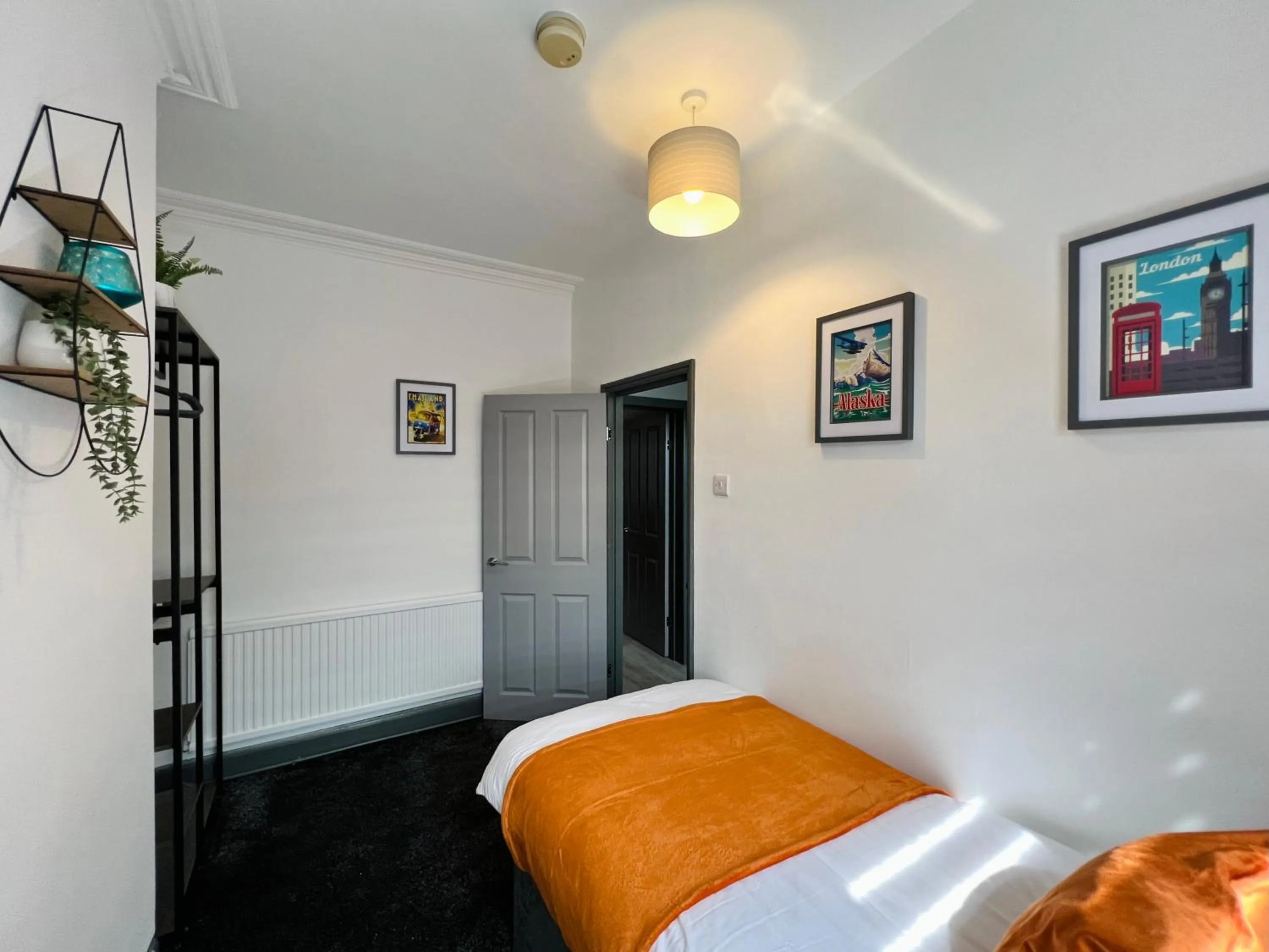 Bed in Birkin House - Great for Contractors or Family Holidays