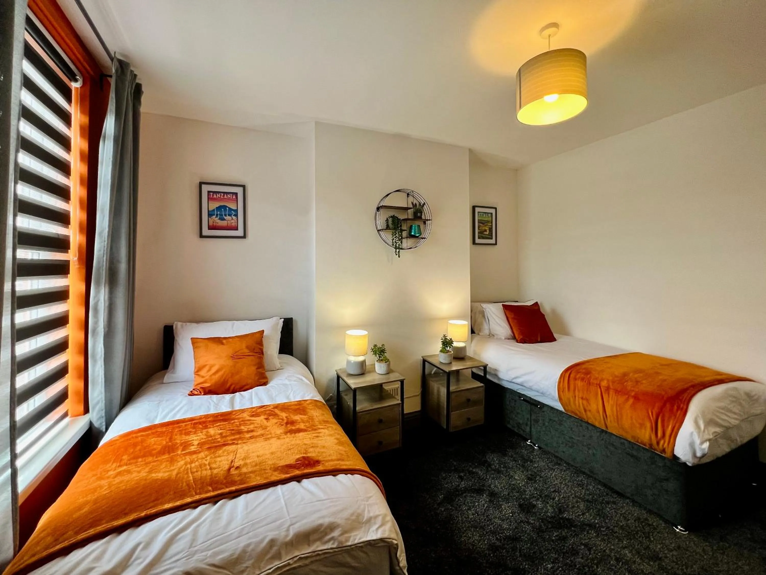 Bedroom, Bed in Birkin House - Great for Contractors or Family Holidays