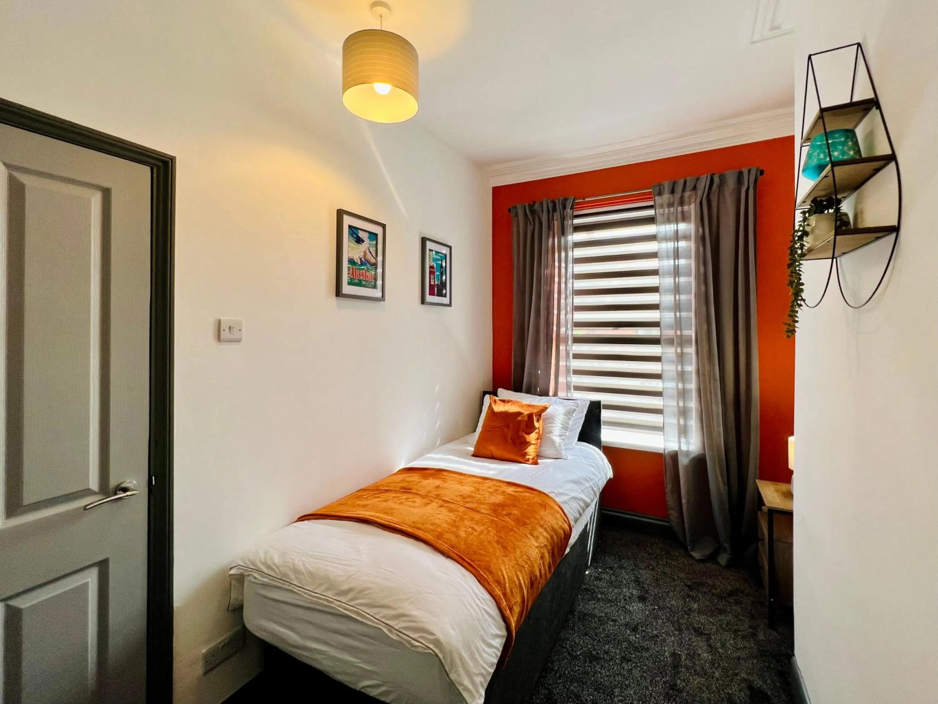 Bed in Birkin House - Great for Contractors or Family Holidays