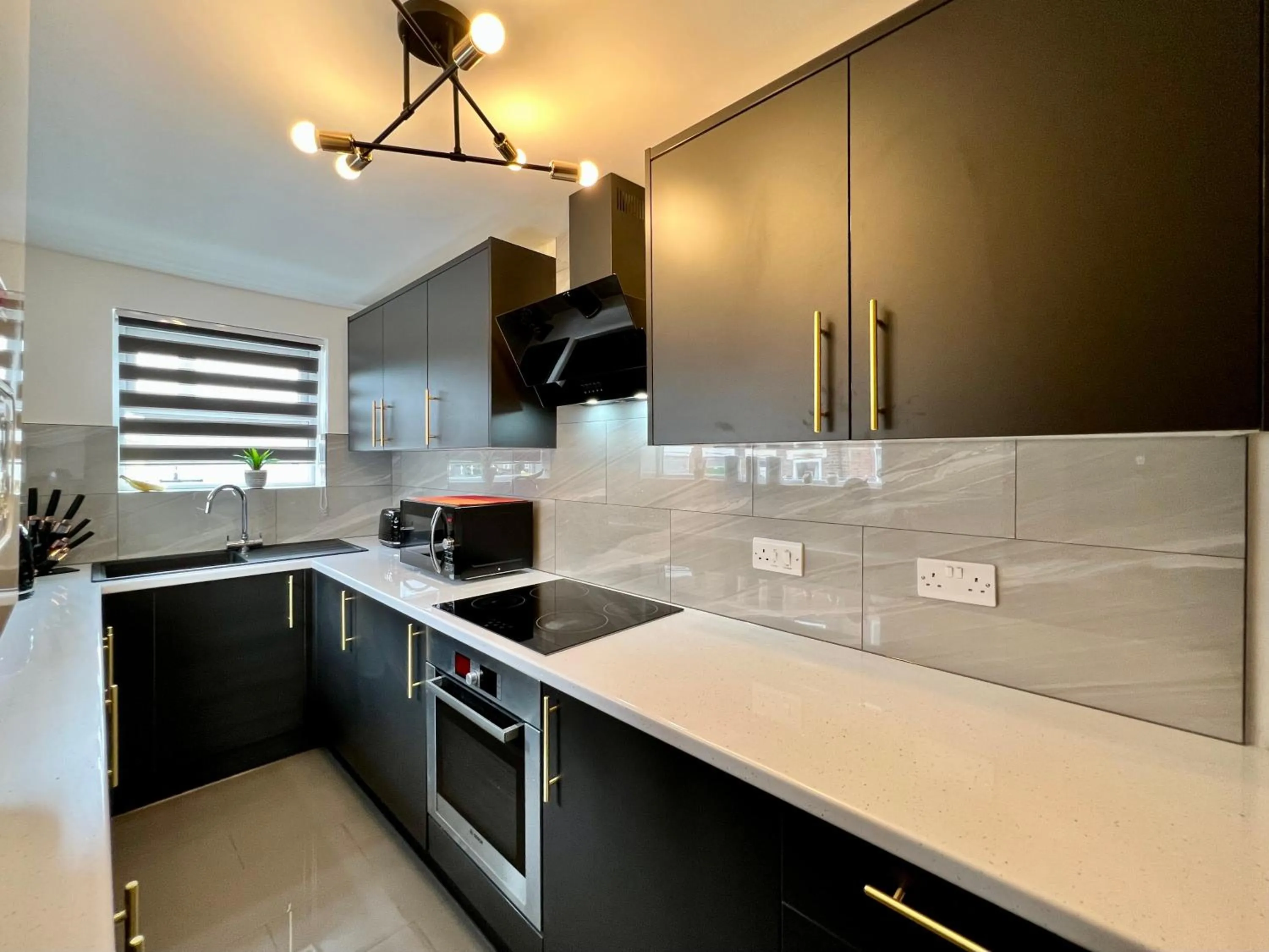 kitchen in Birkin House - Great for Contractors or Family Holidays
