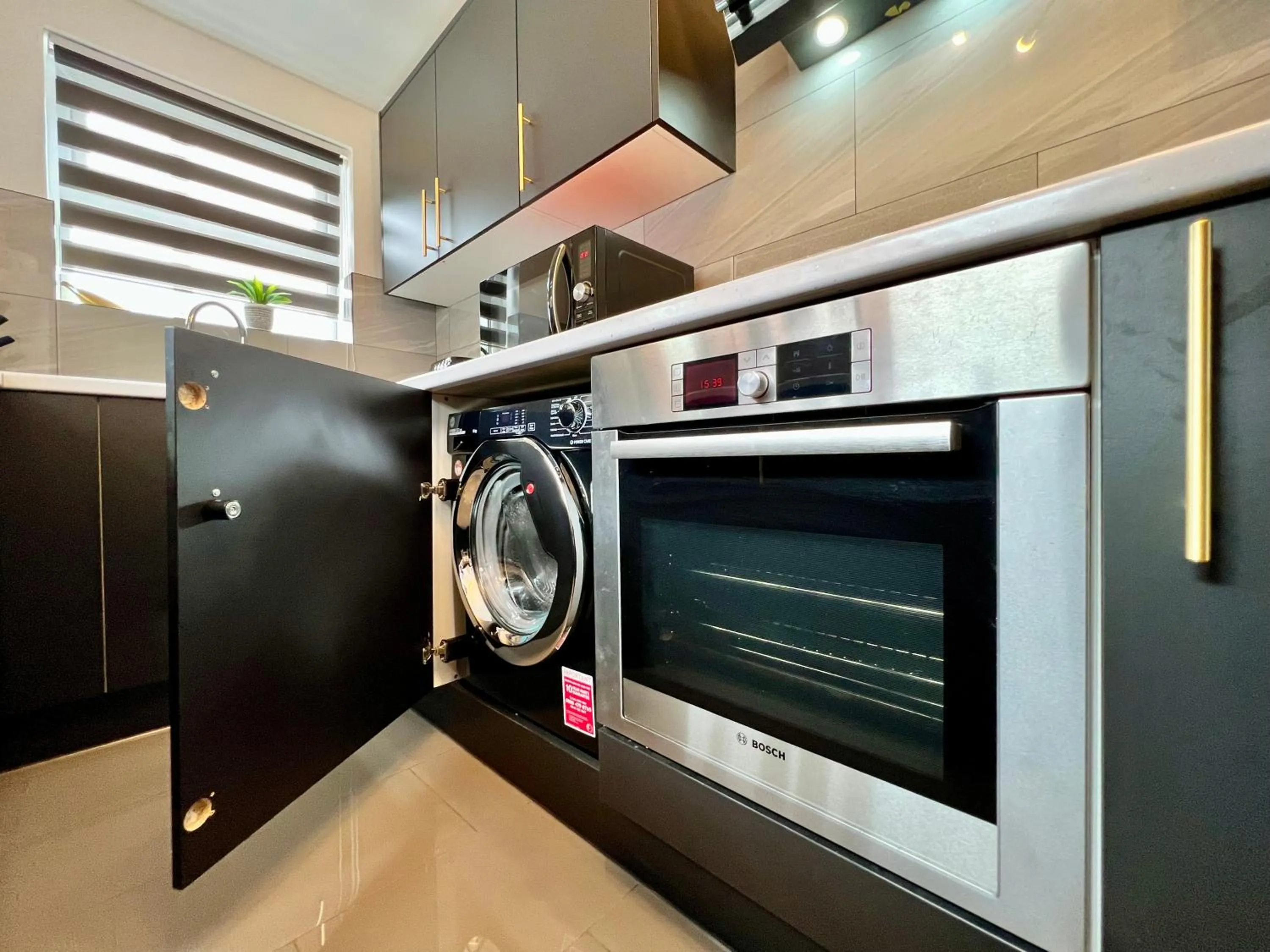 dishwasher in Birkin House - Great for Contractors or Family Holidays