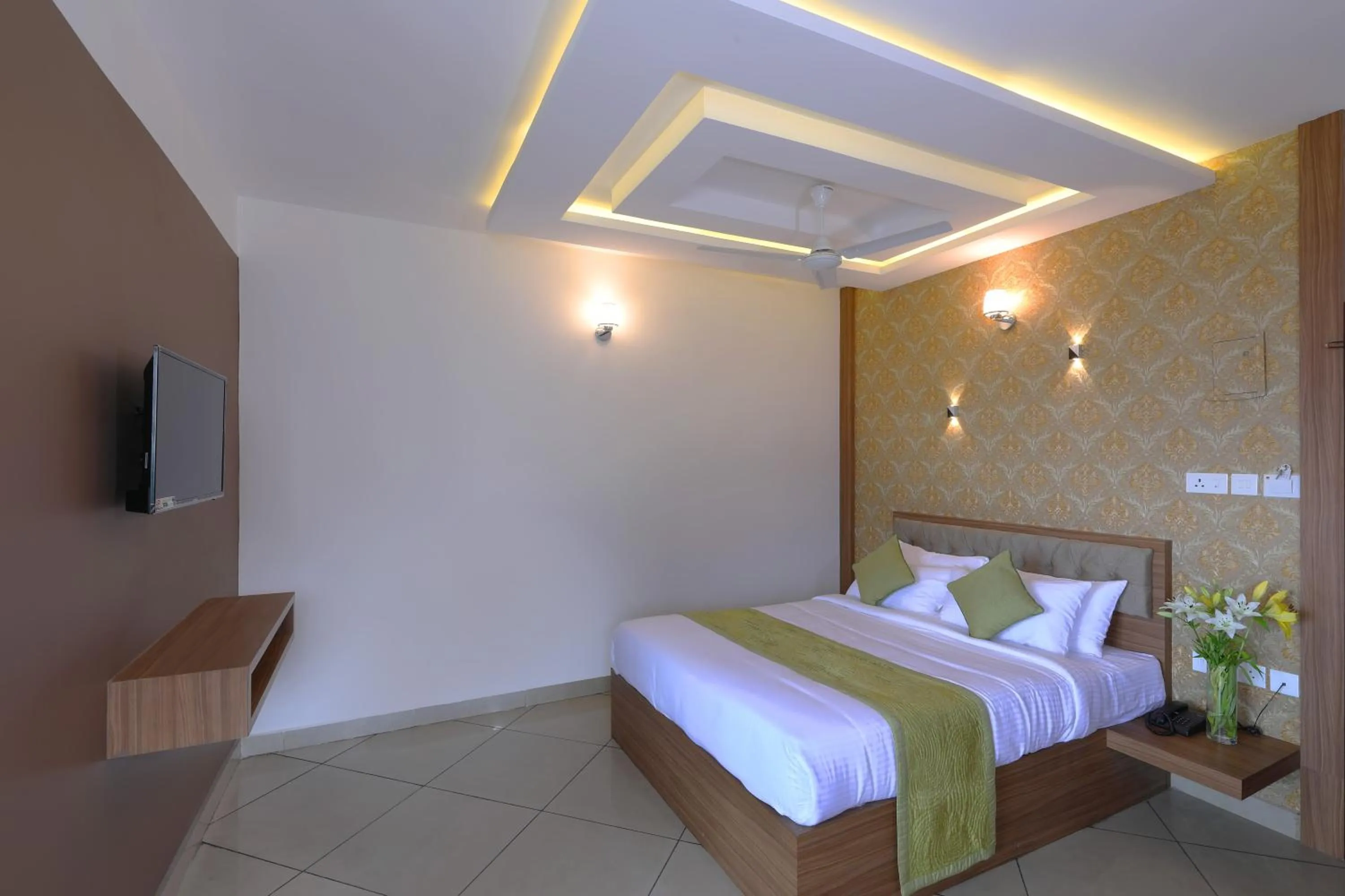 Bed in Tea Castle Munnar