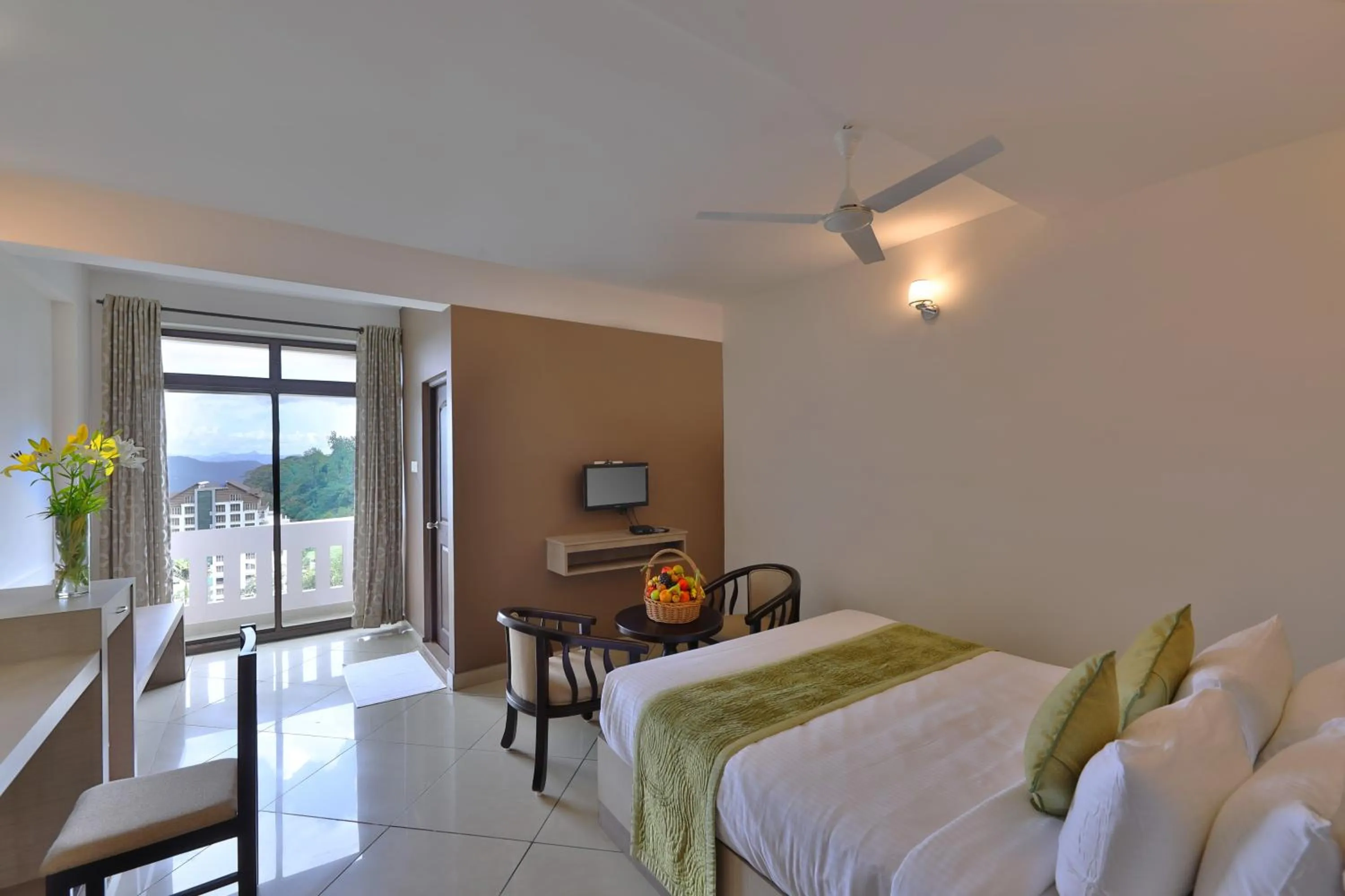 Bed in Tea Castle Munnar