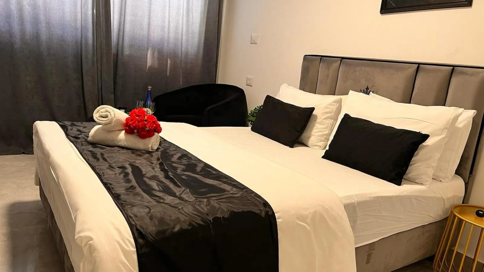 Photo of the whole room, Bed in Elis Boutique Hotel