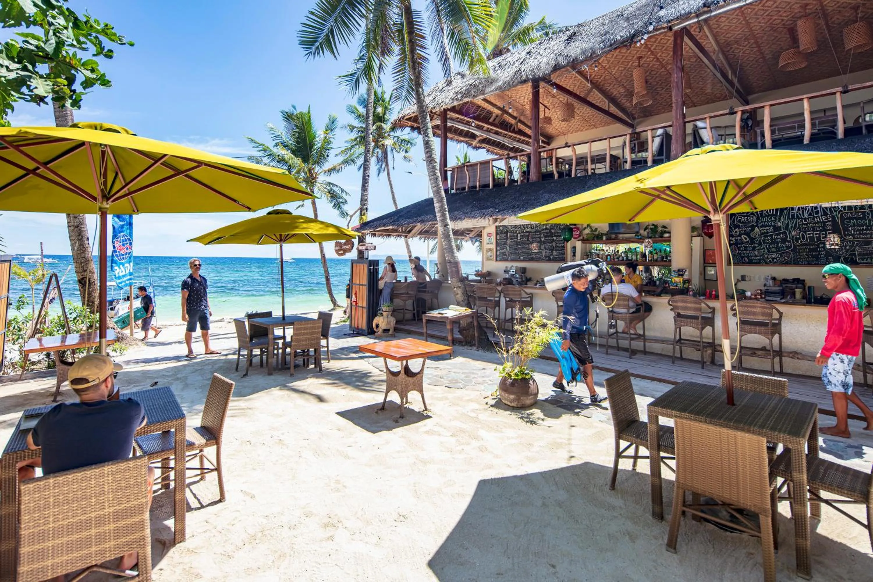 Restaurant/places to eat in Oasis Resort