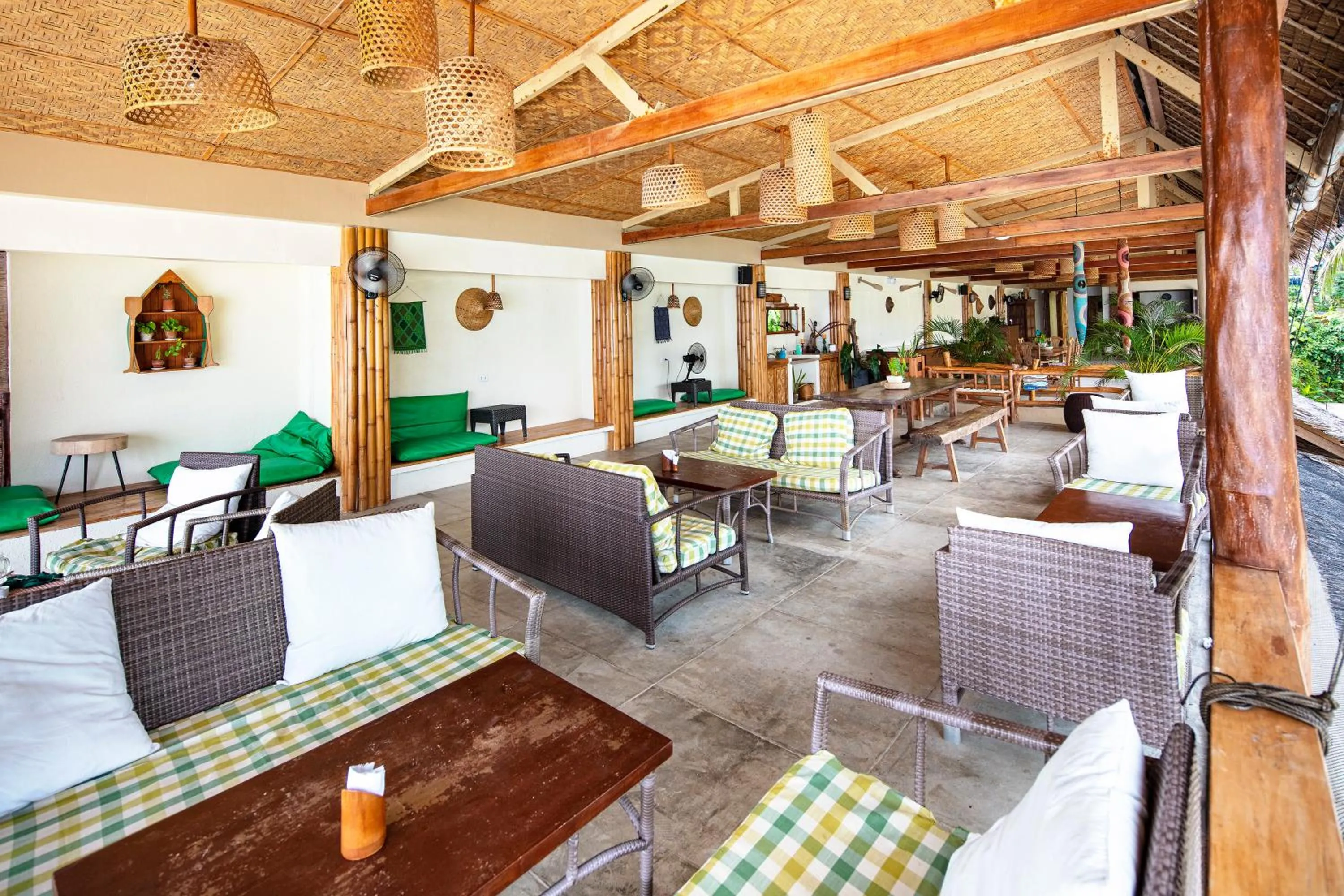 Restaurant/places to eat in Oasis Resort