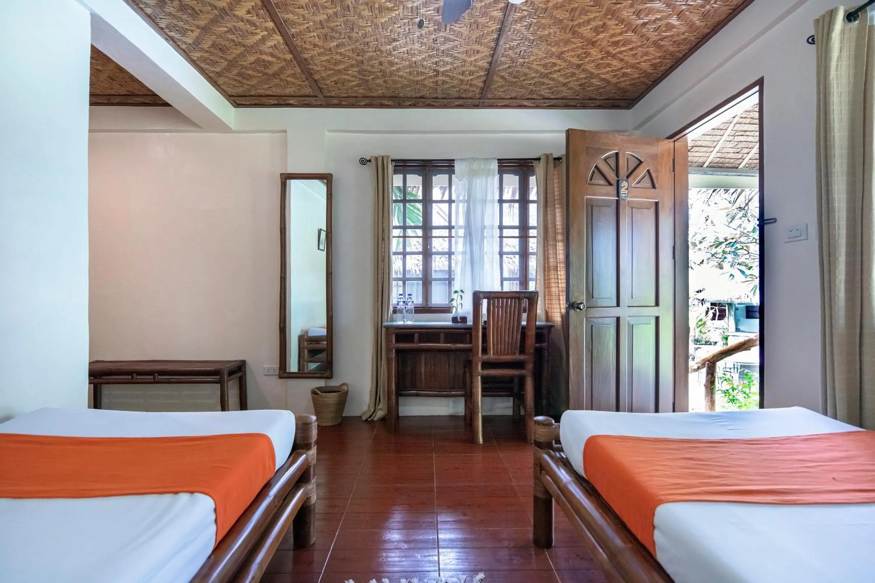 Photo of the whole room, Bed in Oasis Resort