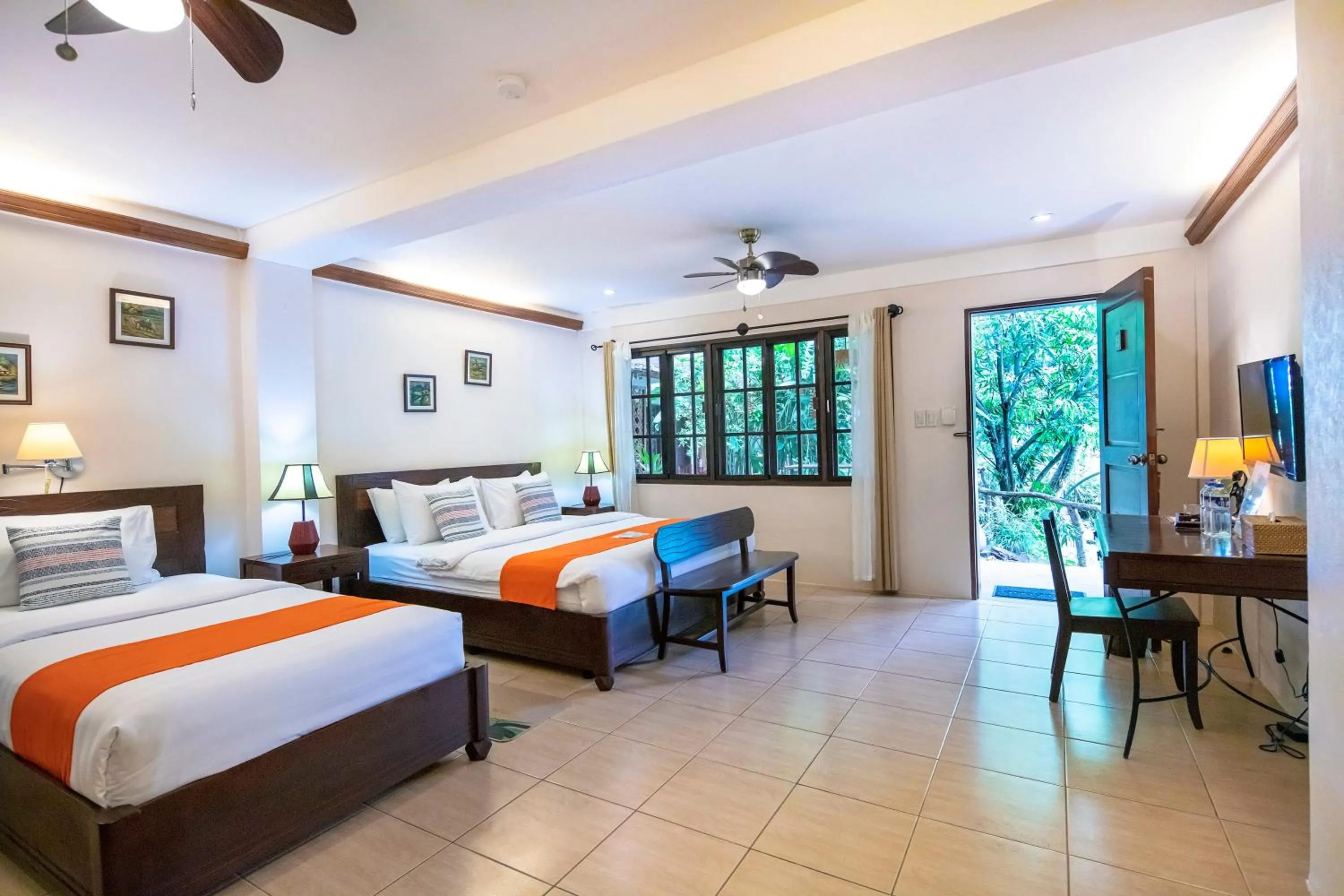 Photo of the whole room, Bed in Oasis Resort