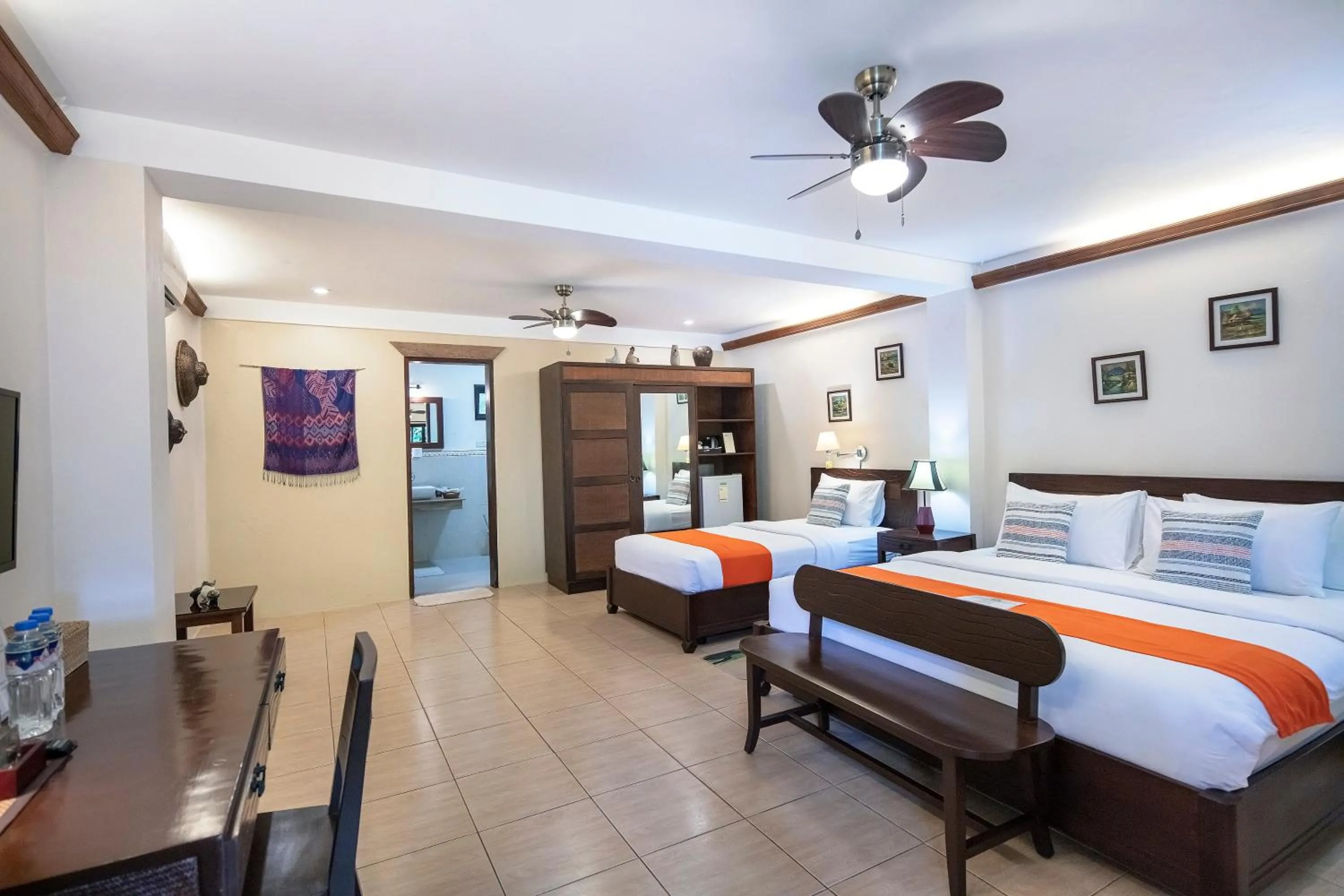Photo of the whole room, Bed in Oasis Resort