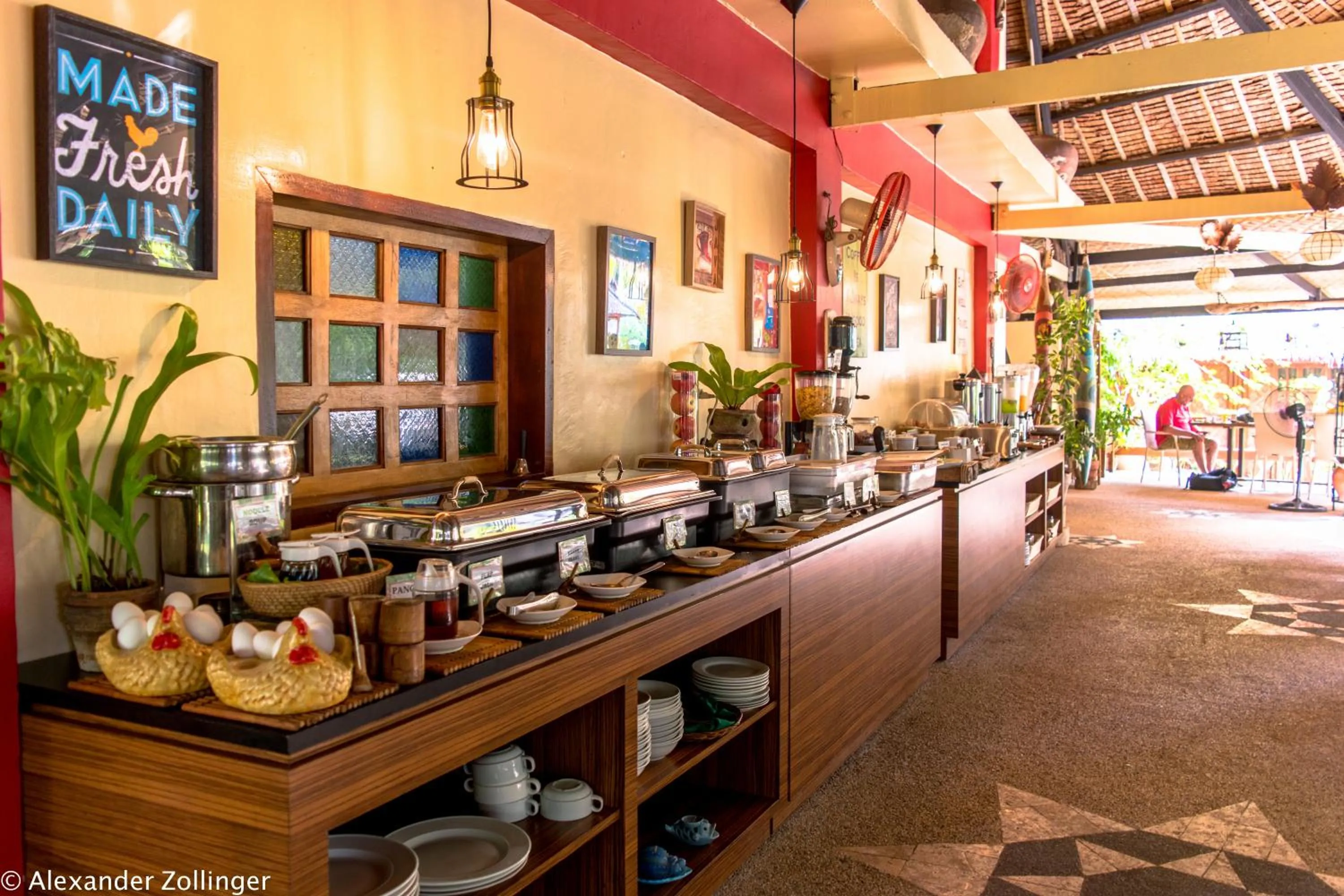 Restaurant/places to eat in Oasis Resort