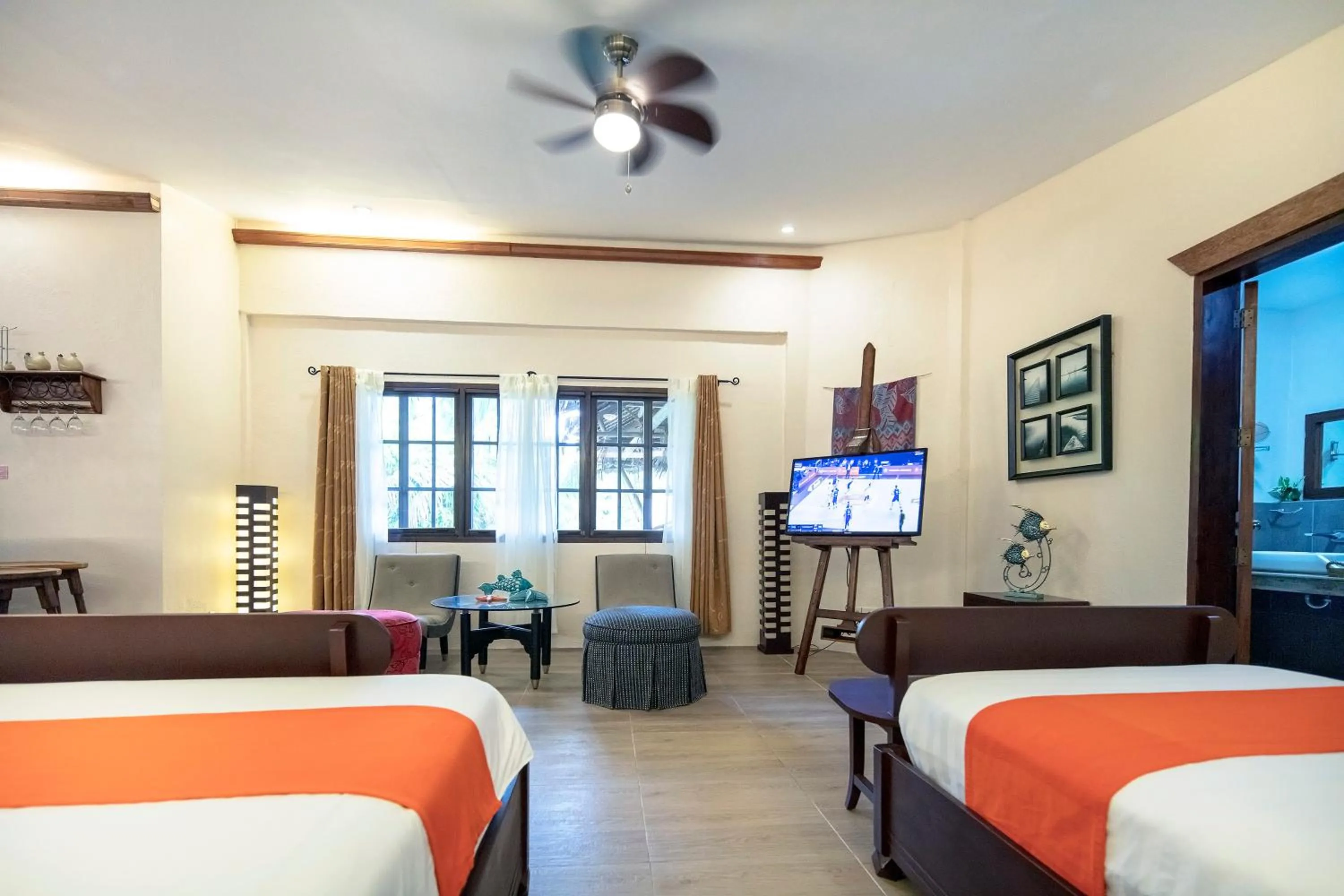 Photo of the whole room, Bed in Oasis Resort