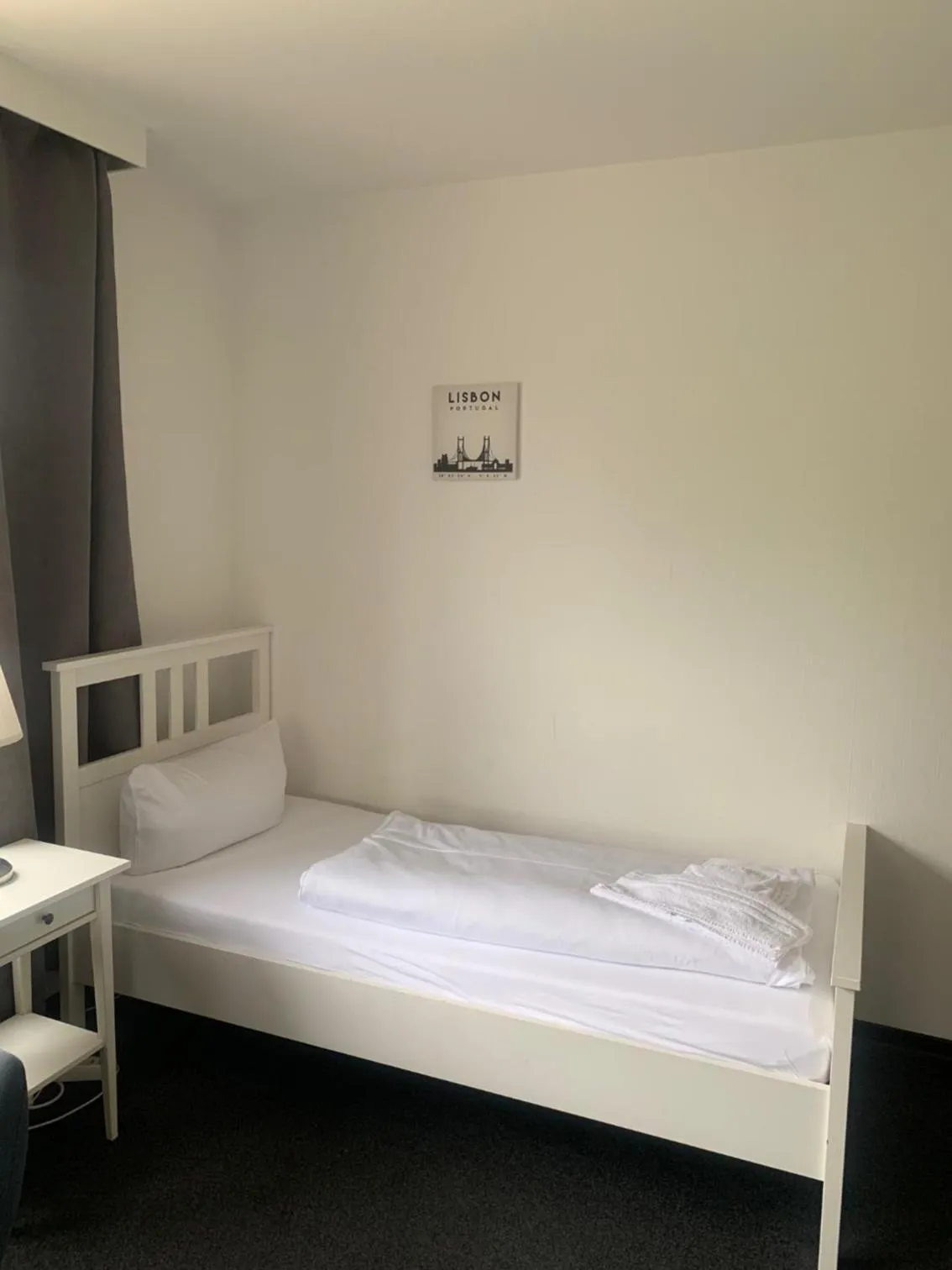 Photo of the whole room, Bed in Hotel Calenberger Hof