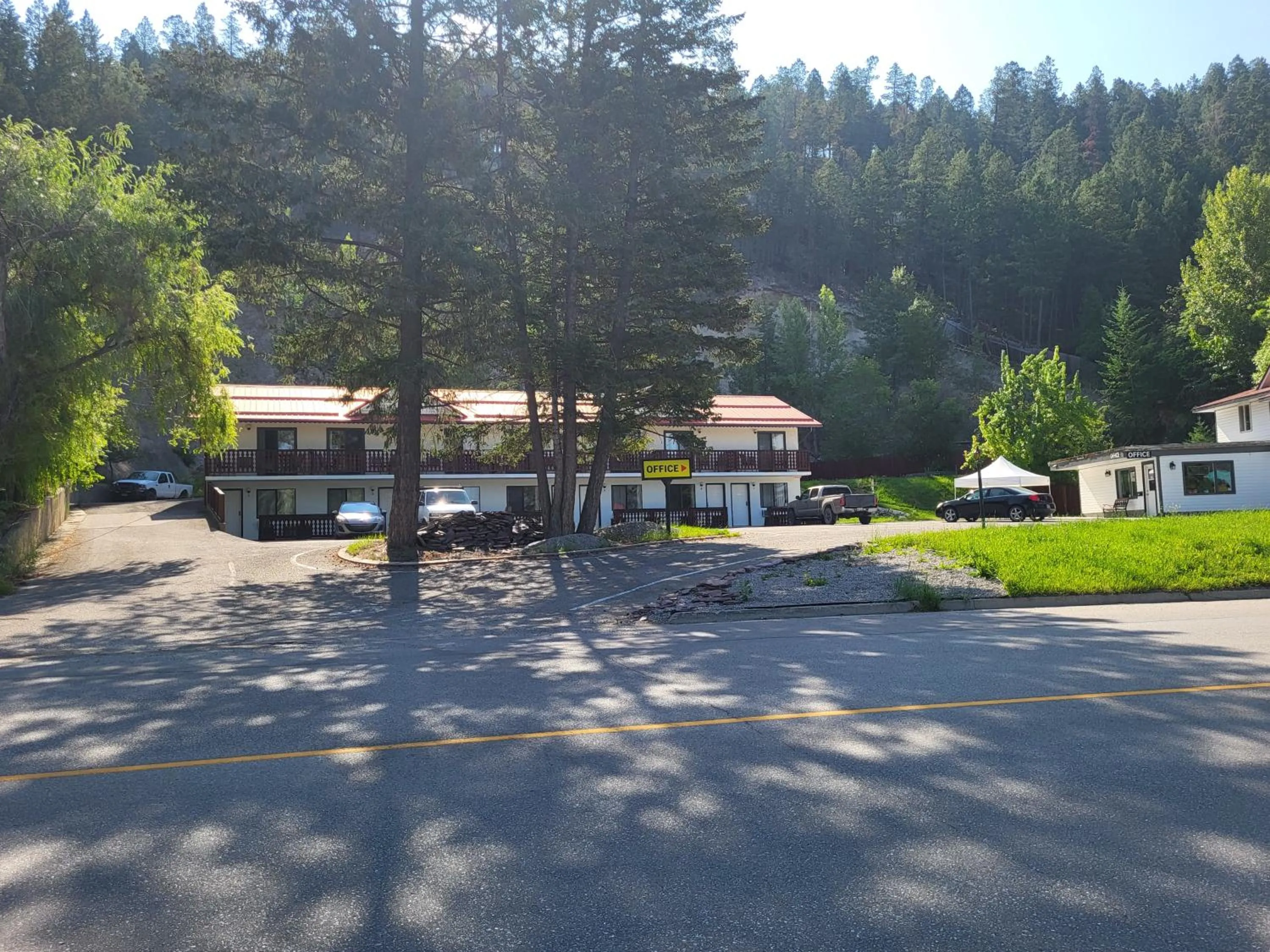 Property building in Alpen Motel