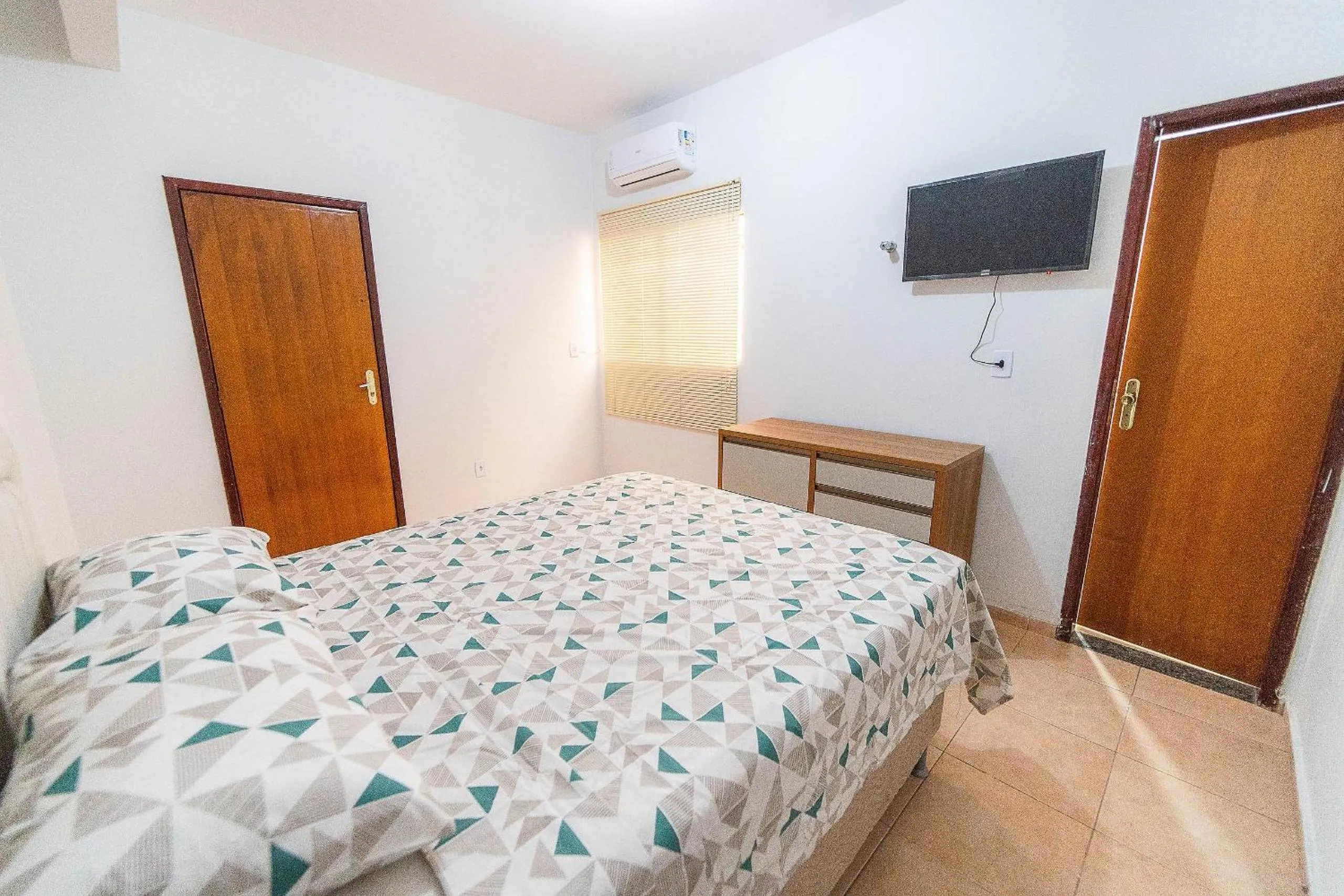 Apartamentos 2 qtos C/suite ,Cozinha Completa, Wi-Fi 1GIga, Jr Catito