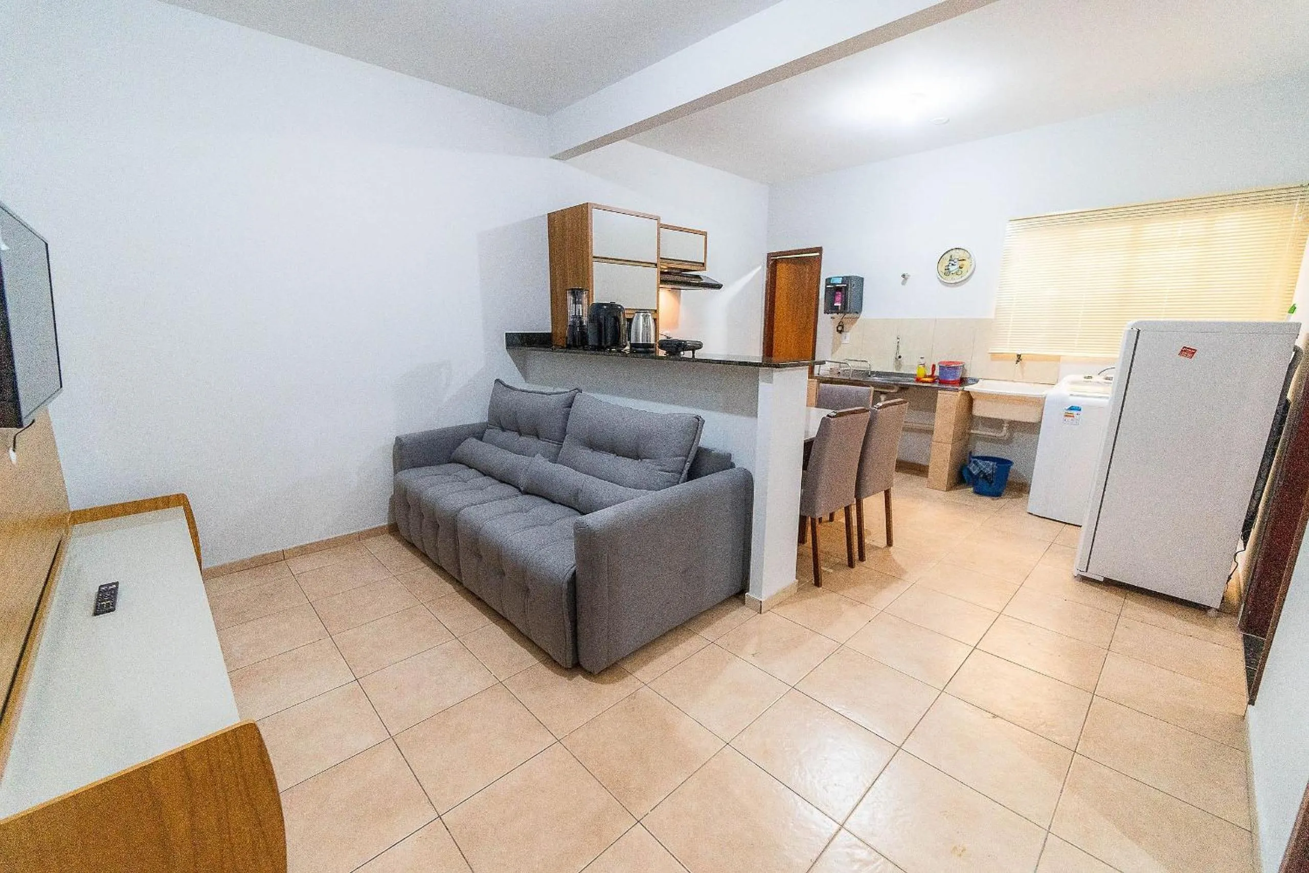 Apartamentos 2 qtos C/suite ,Cozinha Completa, Wi-Fi 1GIga, Jr Catito