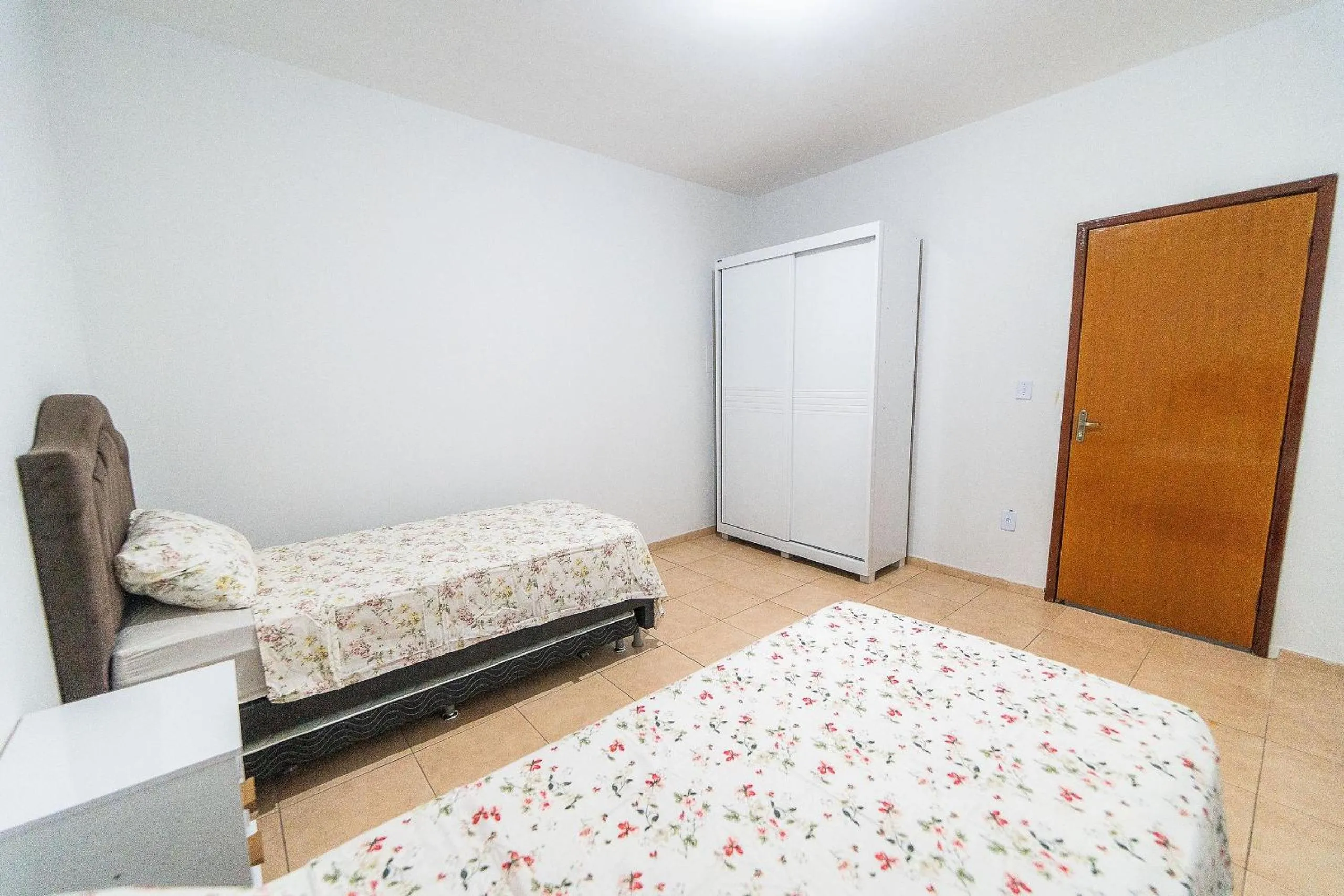 Apartamentos 2 qtos C/suite ,Cozinha Completa, Wi-Fi 1GIga, Jr Catito