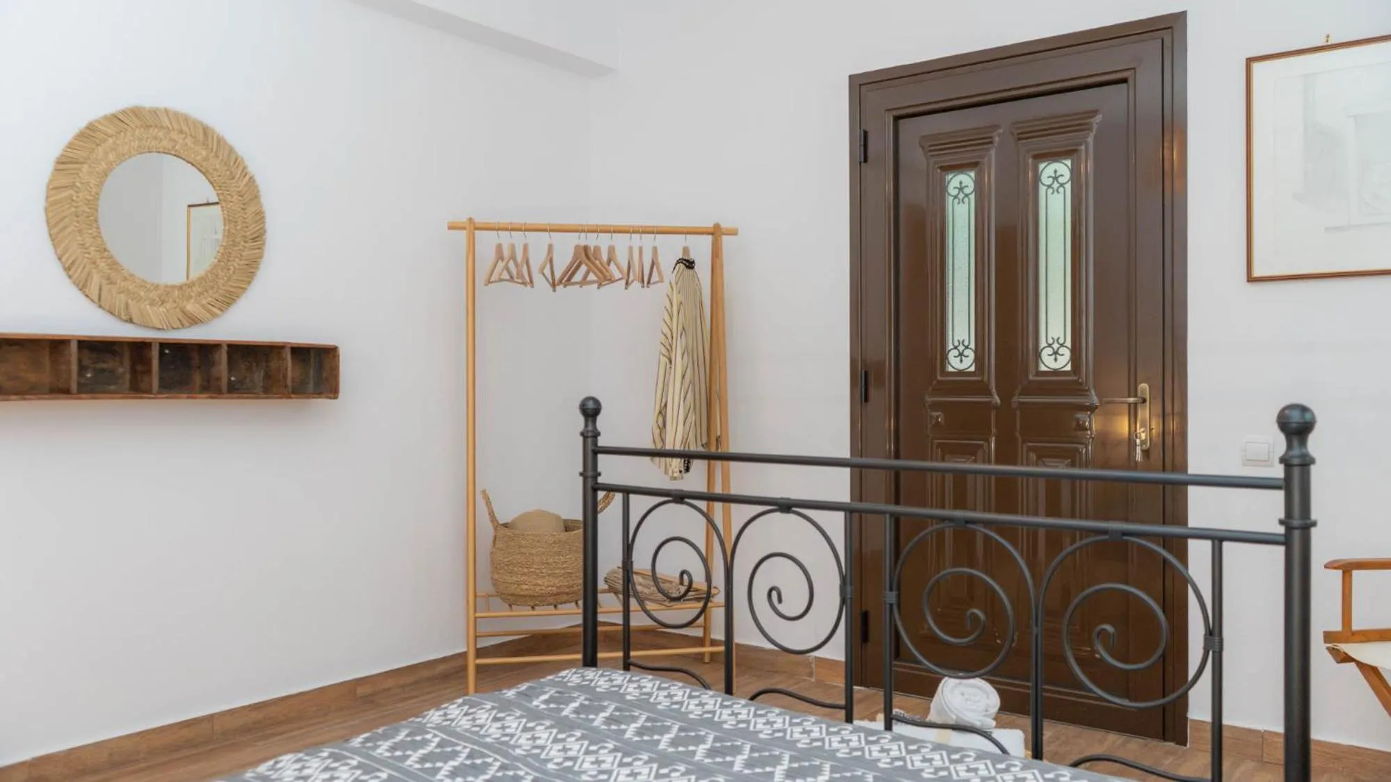 Bed in Postmans Apartment Under Meteora