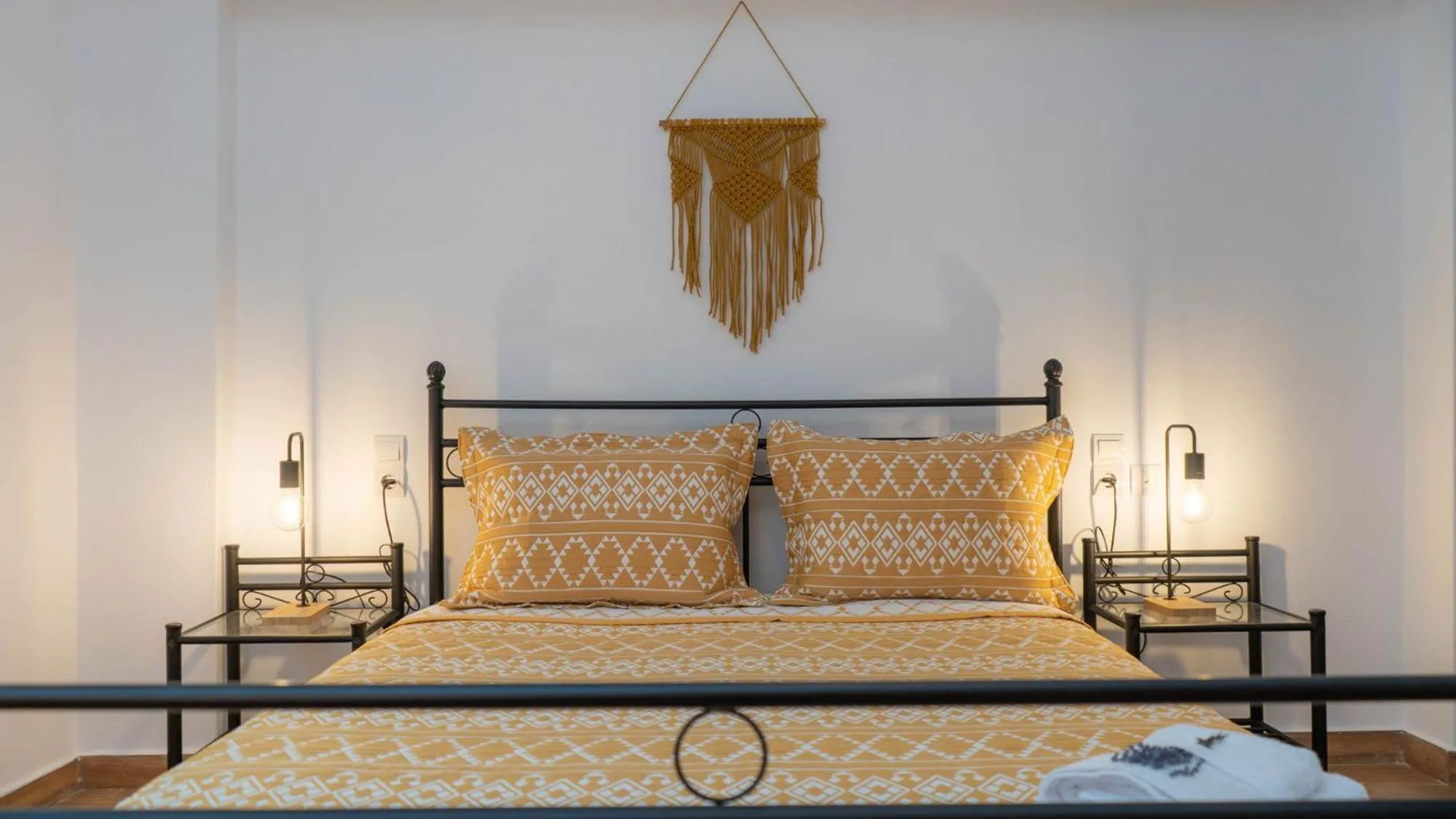 Bed in Postmans Apartment Under Meteora