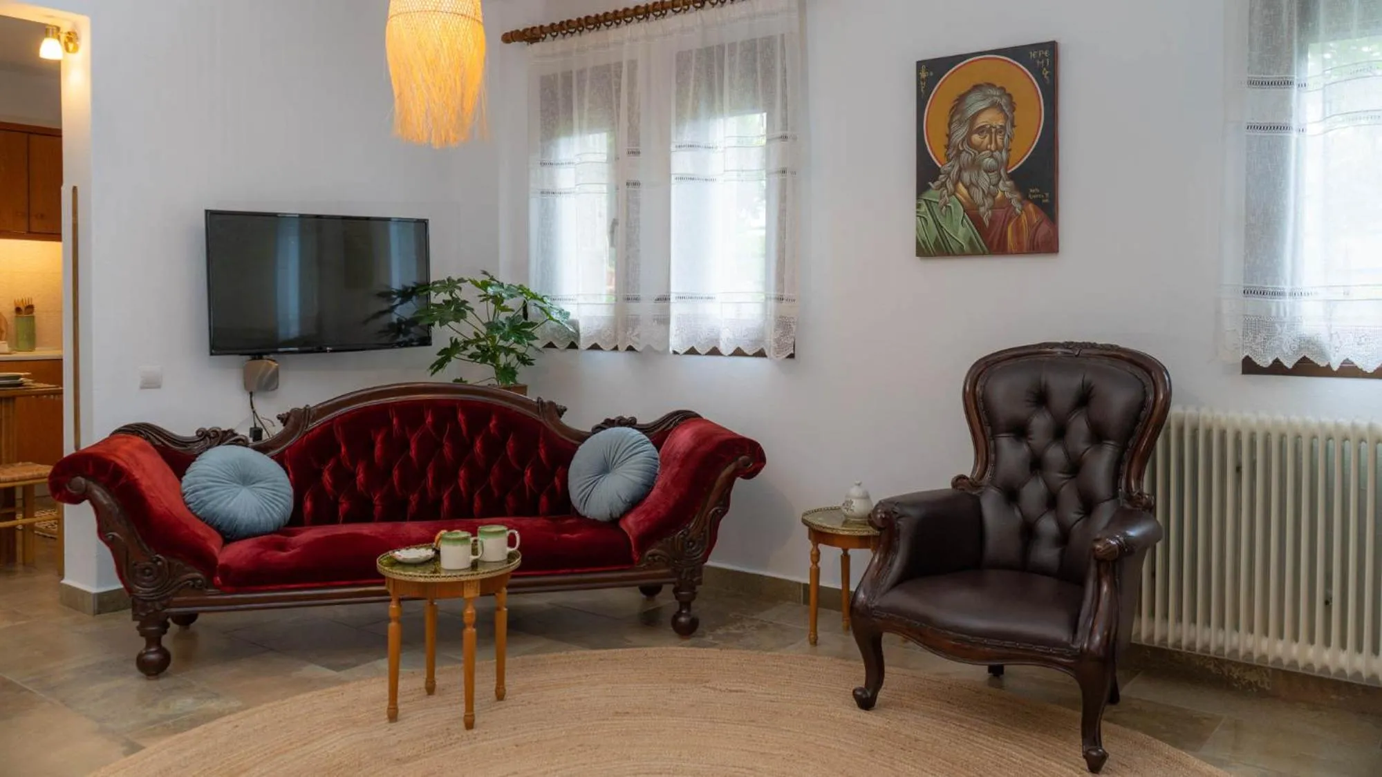 TV and multimedia in Postmans Apartment Under Meteora