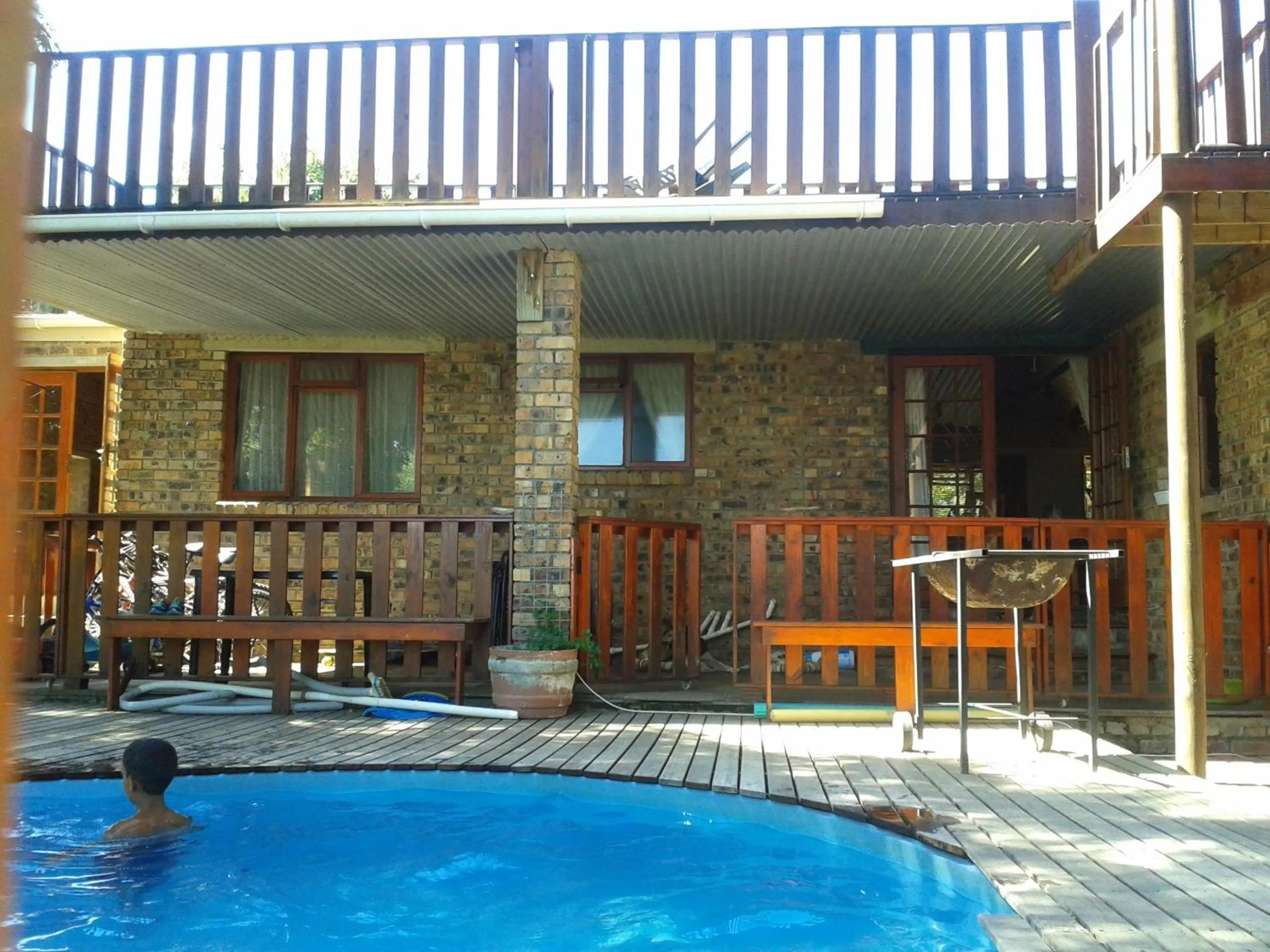 Swimming pool in Little Lotta Cottage