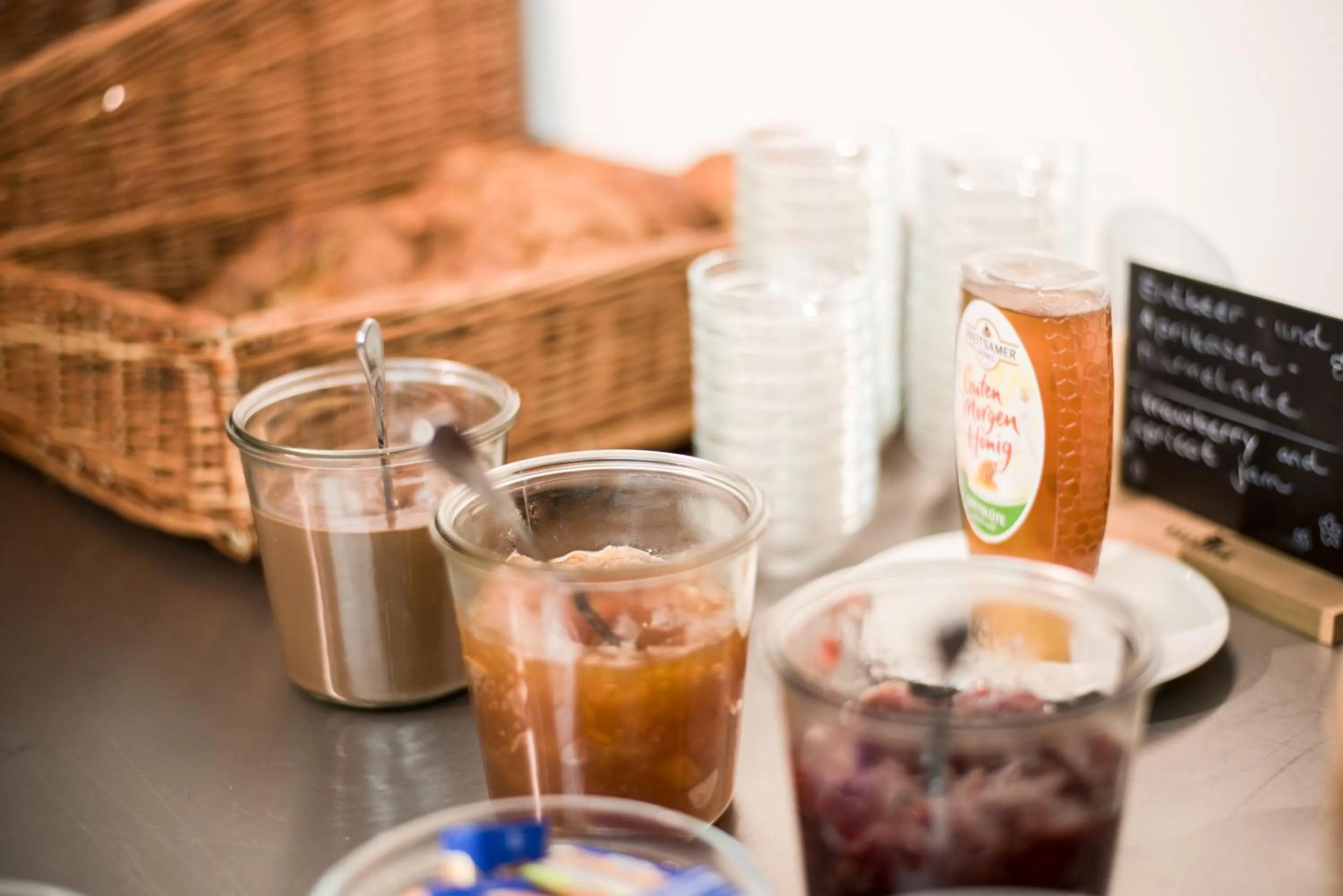 Food and drinks in Best Motel